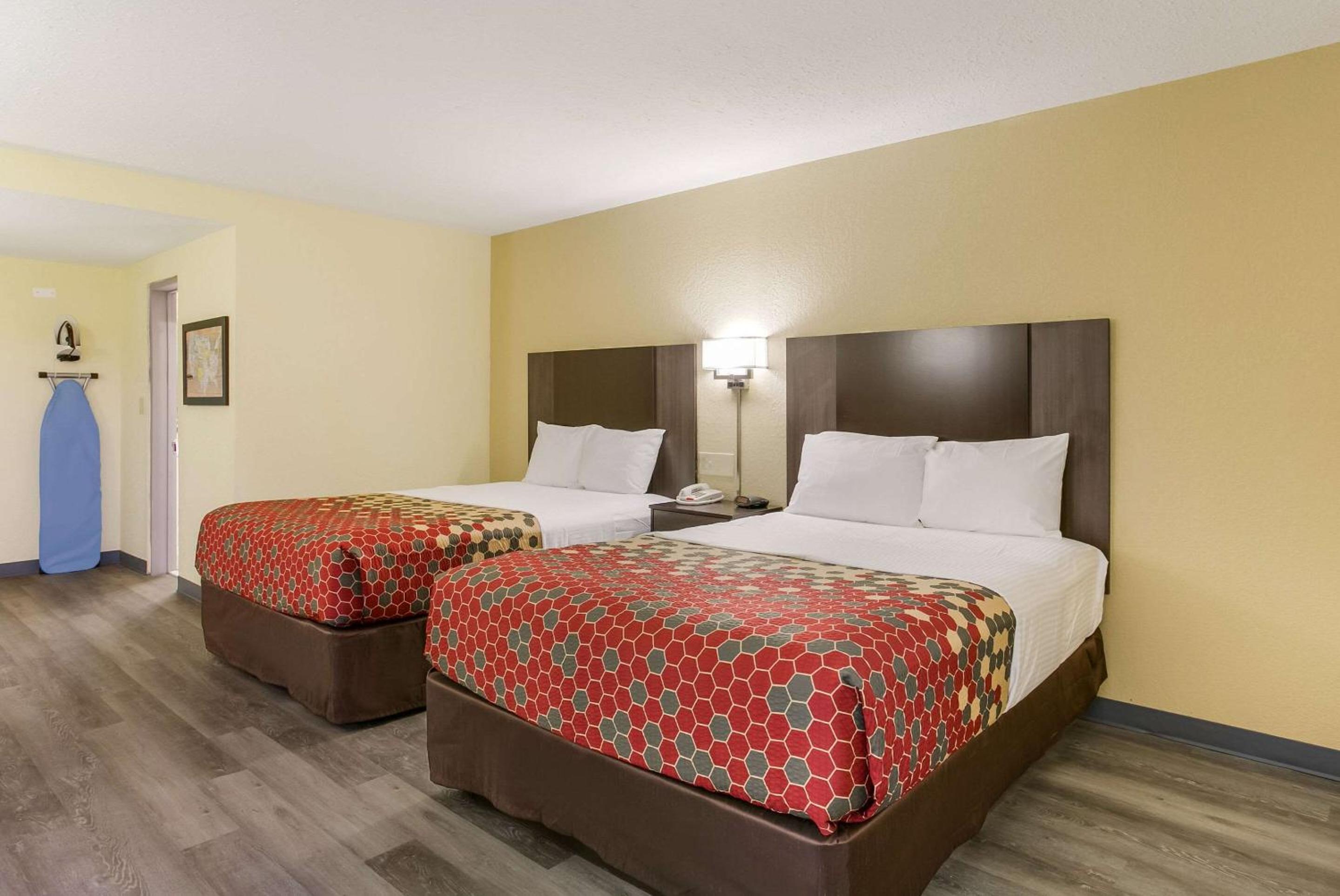 Deluxe Queen Room photo 2