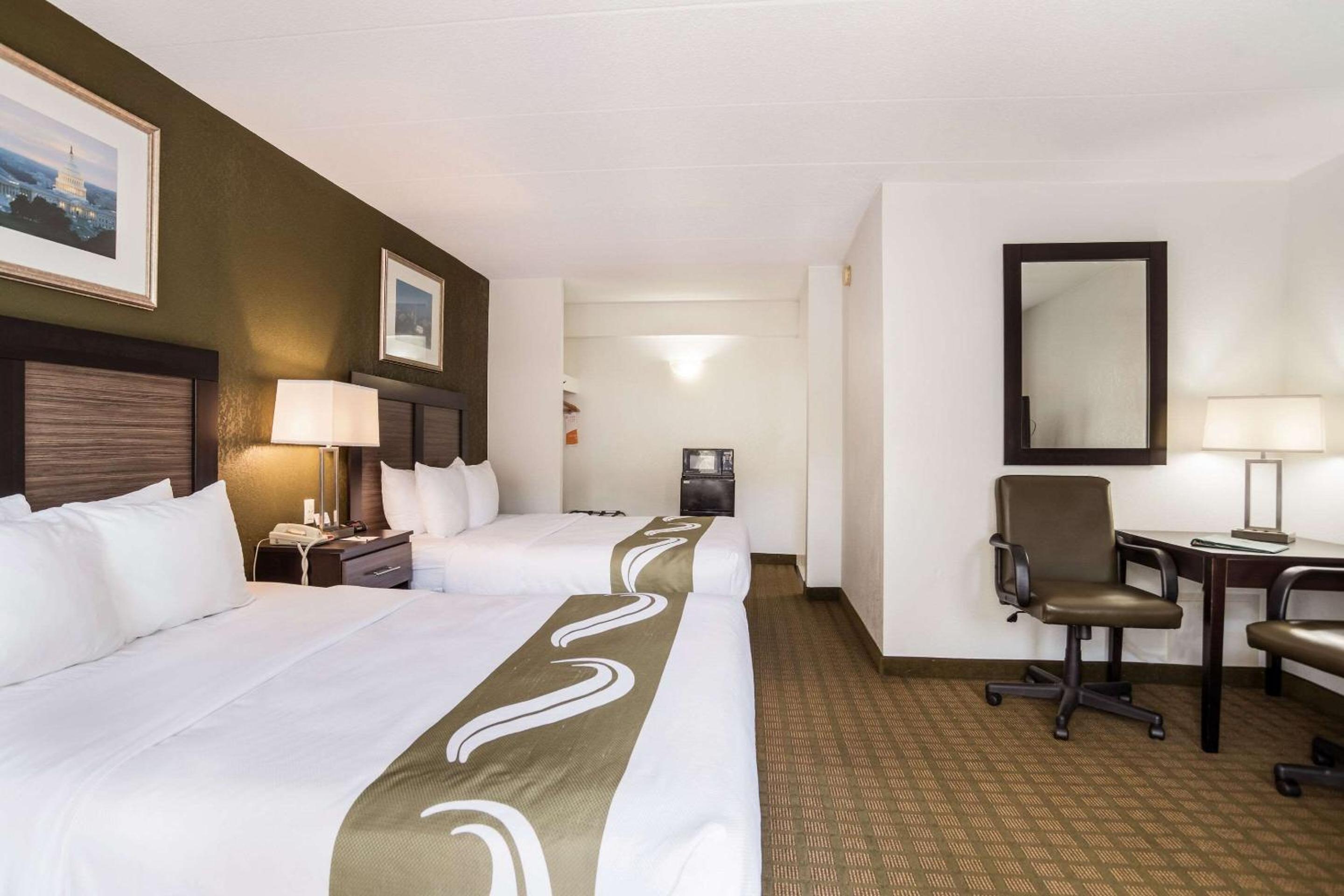 Queen Room with Two Queen Beds - Non-Smoking - Photo 1
