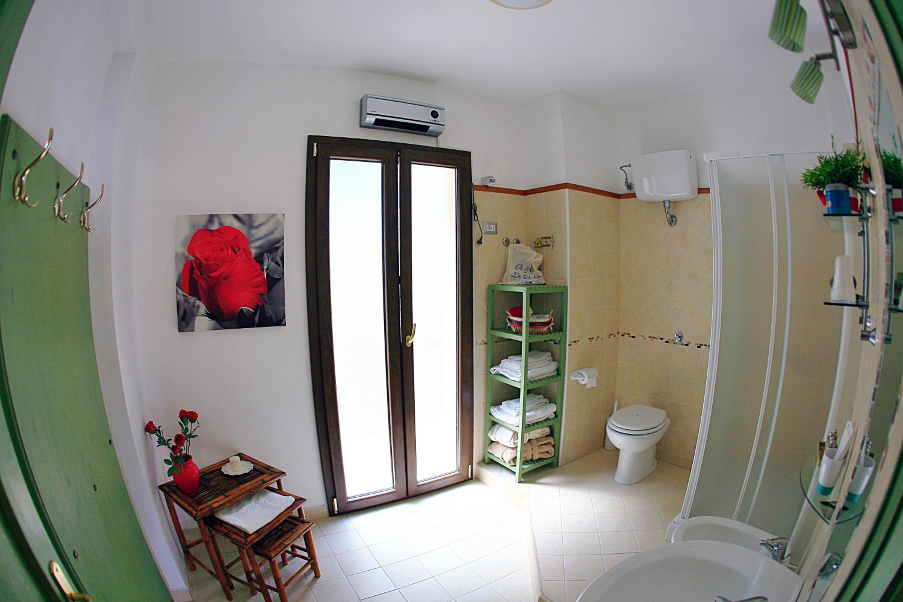 Deluxe Double Room with Balcony and Sea View photo 3