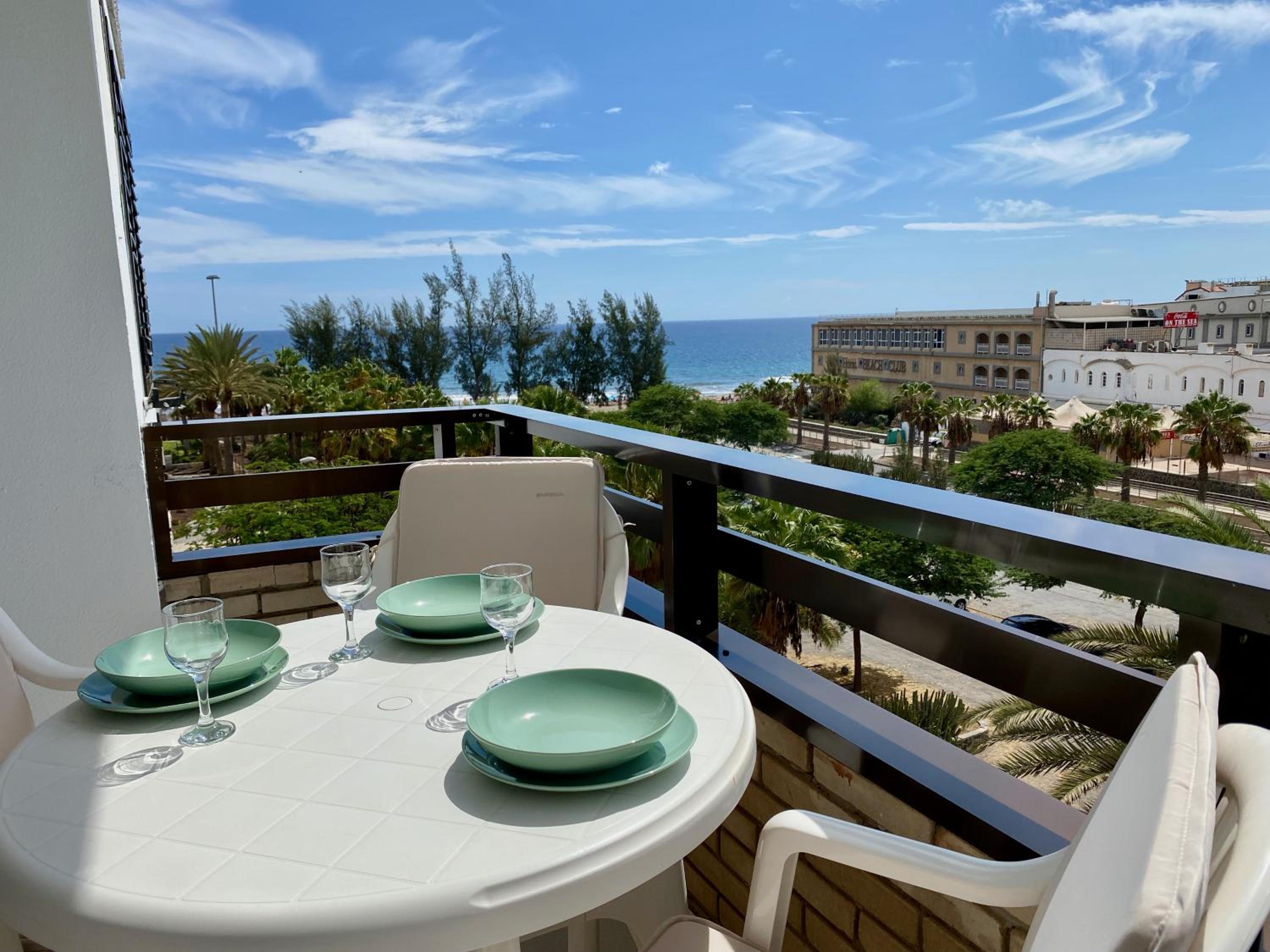 Apartment with Balcony photo 2