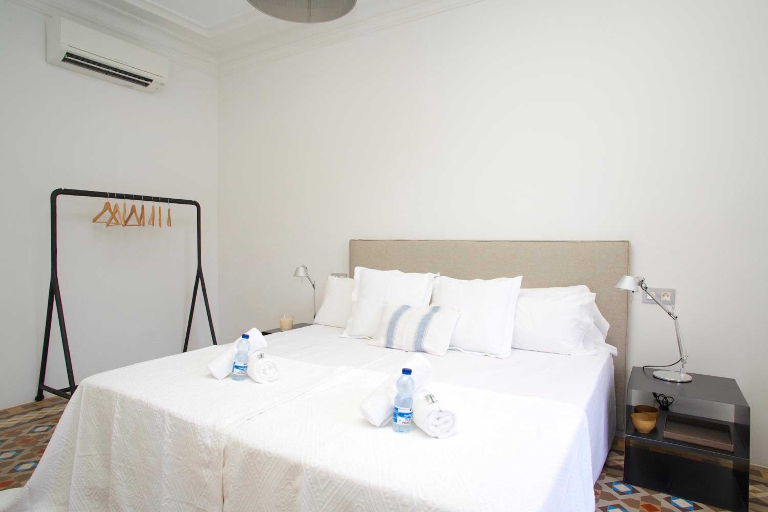 Two-Bedroom Apartment with Balcony photo 2