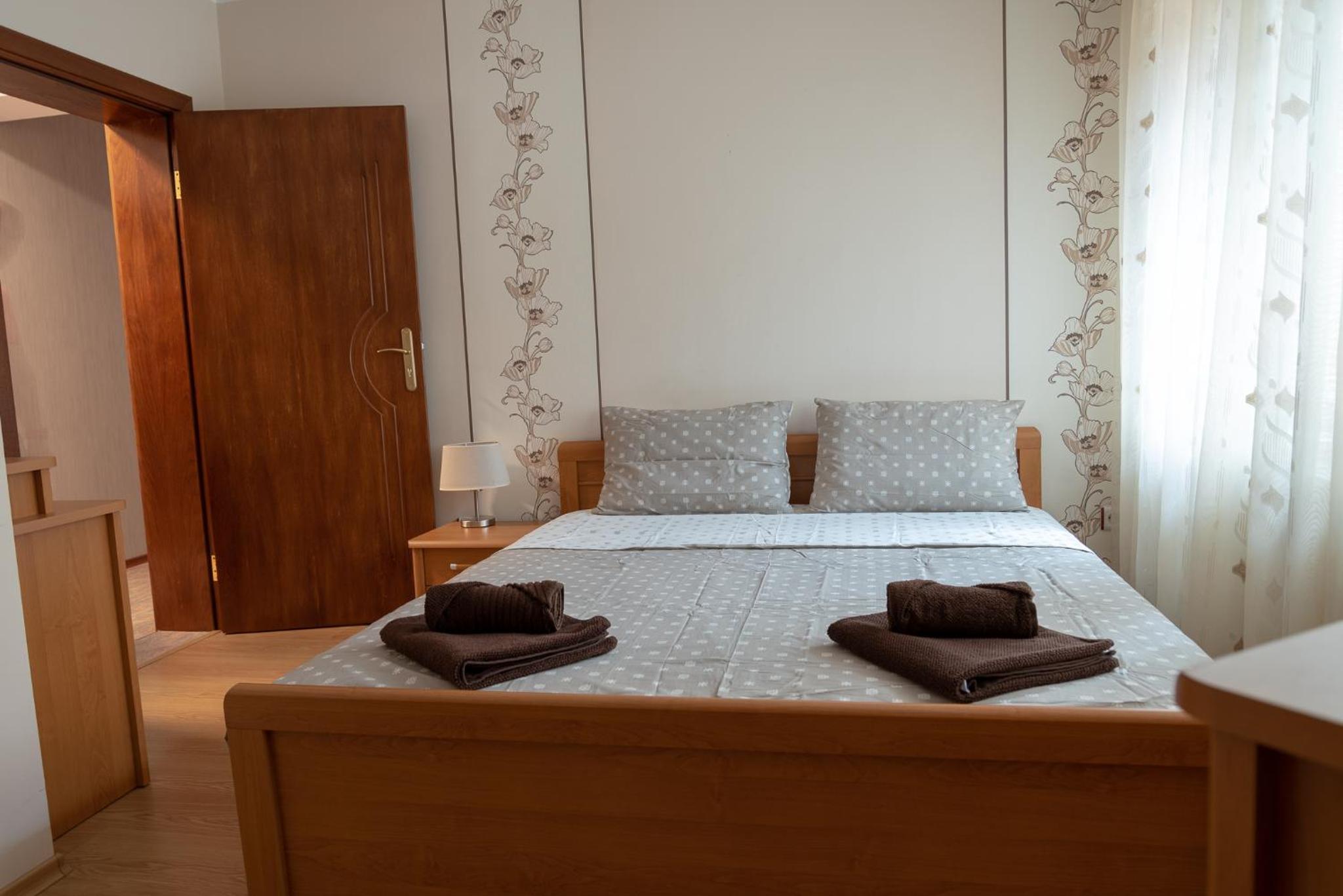 Three-Bedroom Apartment - Photo 8
