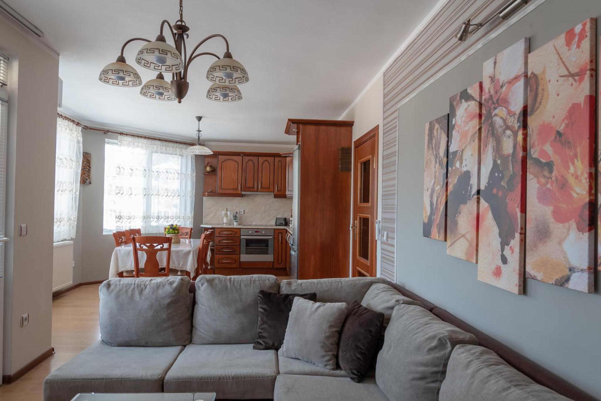 Three-Bedroom Apartment - Photo 5