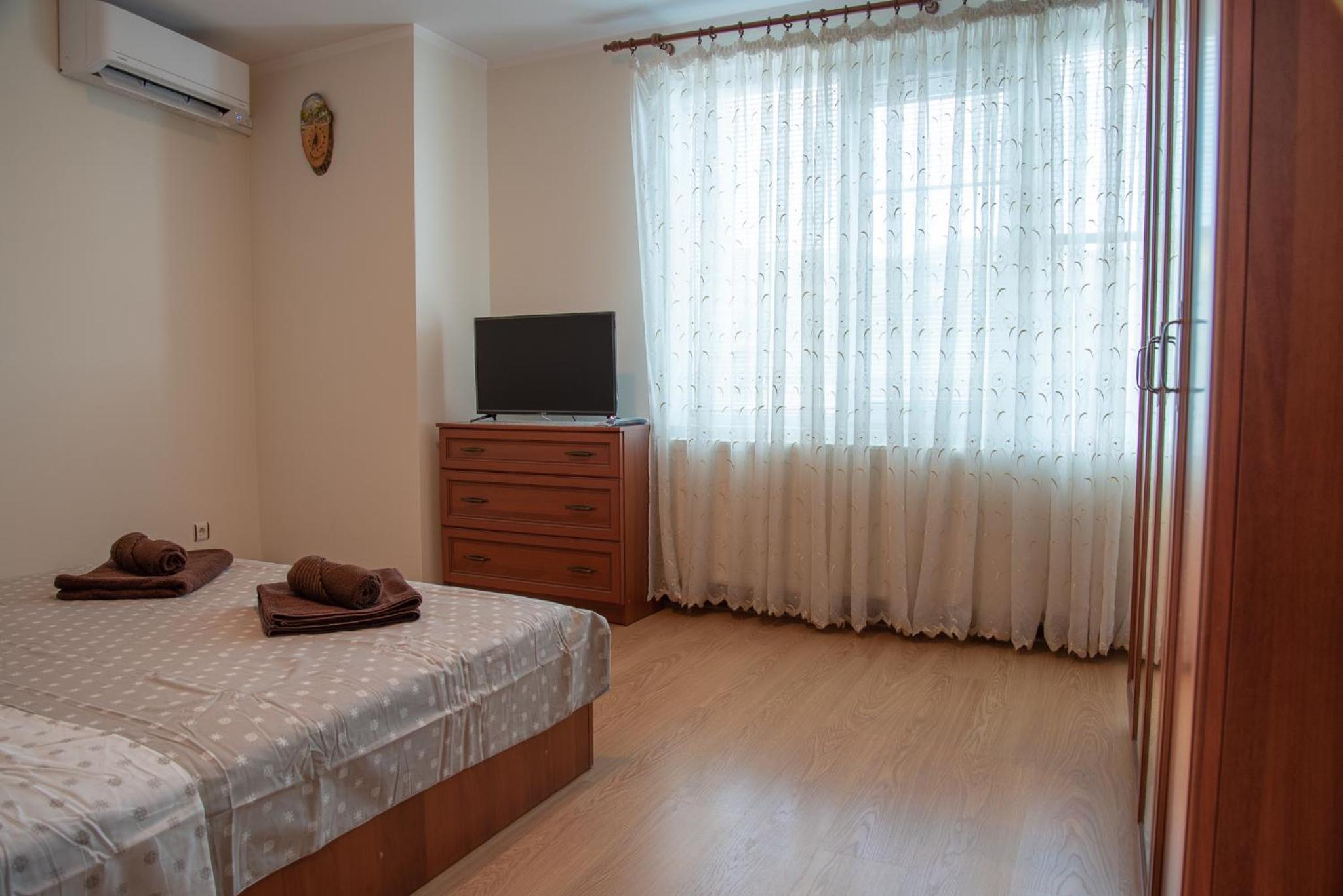 Three-Bedroom Apartment - Photo 21