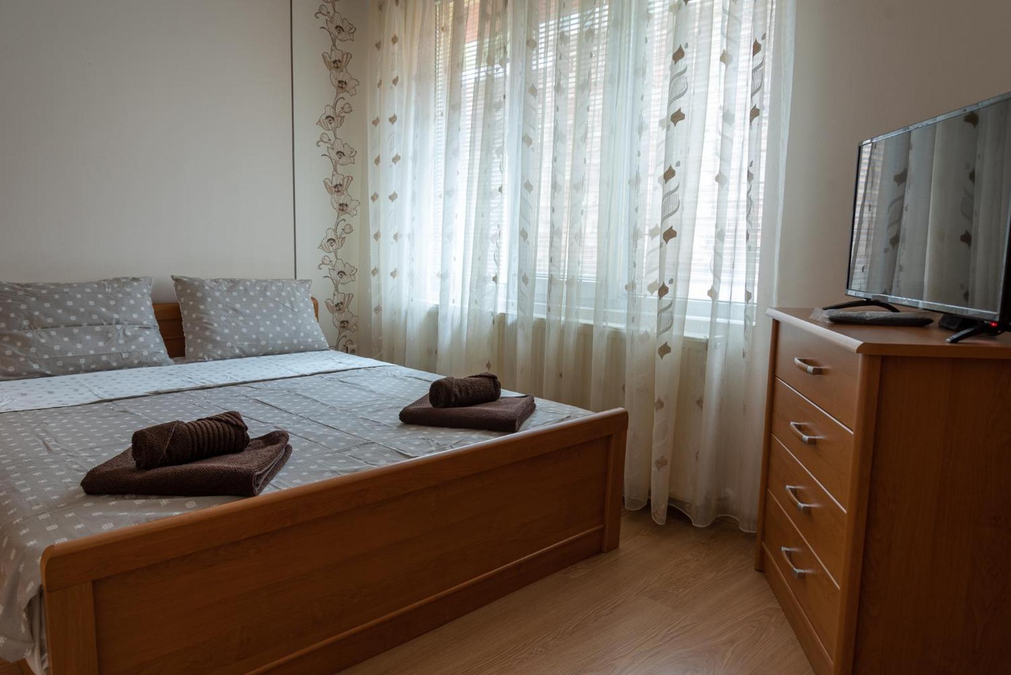 Three-Bedroom Apartment - Photo 18