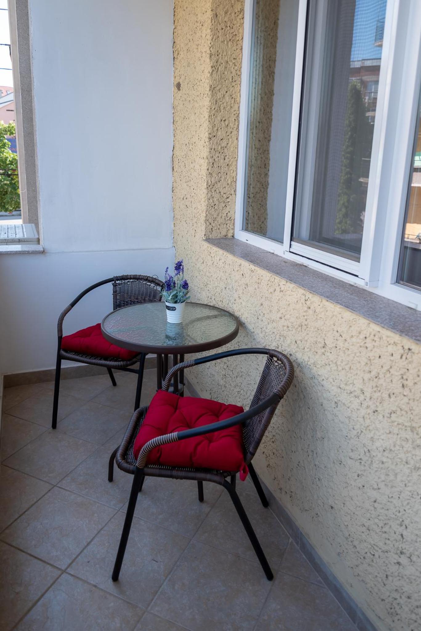 Apartment - Photo 2