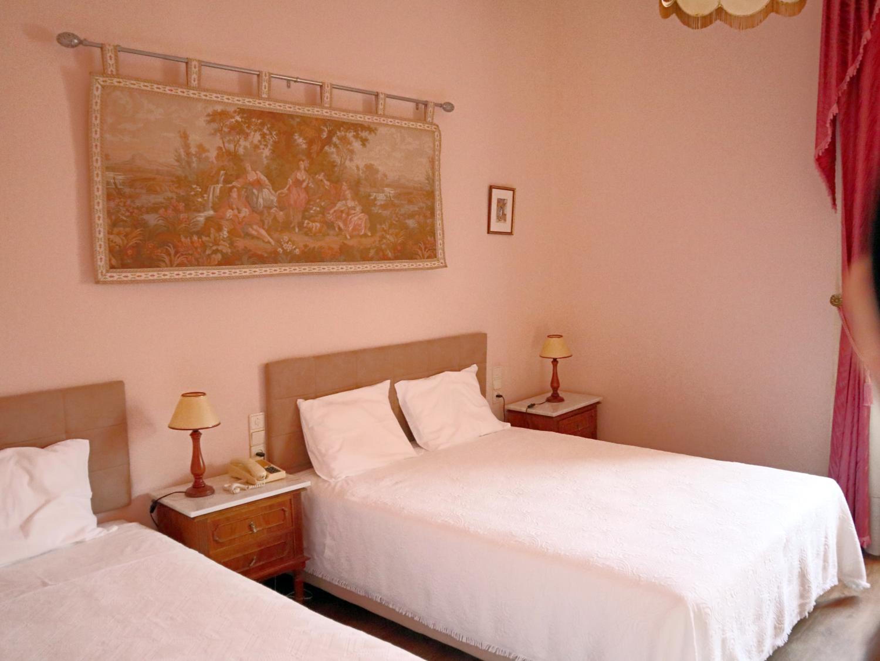 Standard Triple Room - Photo 11