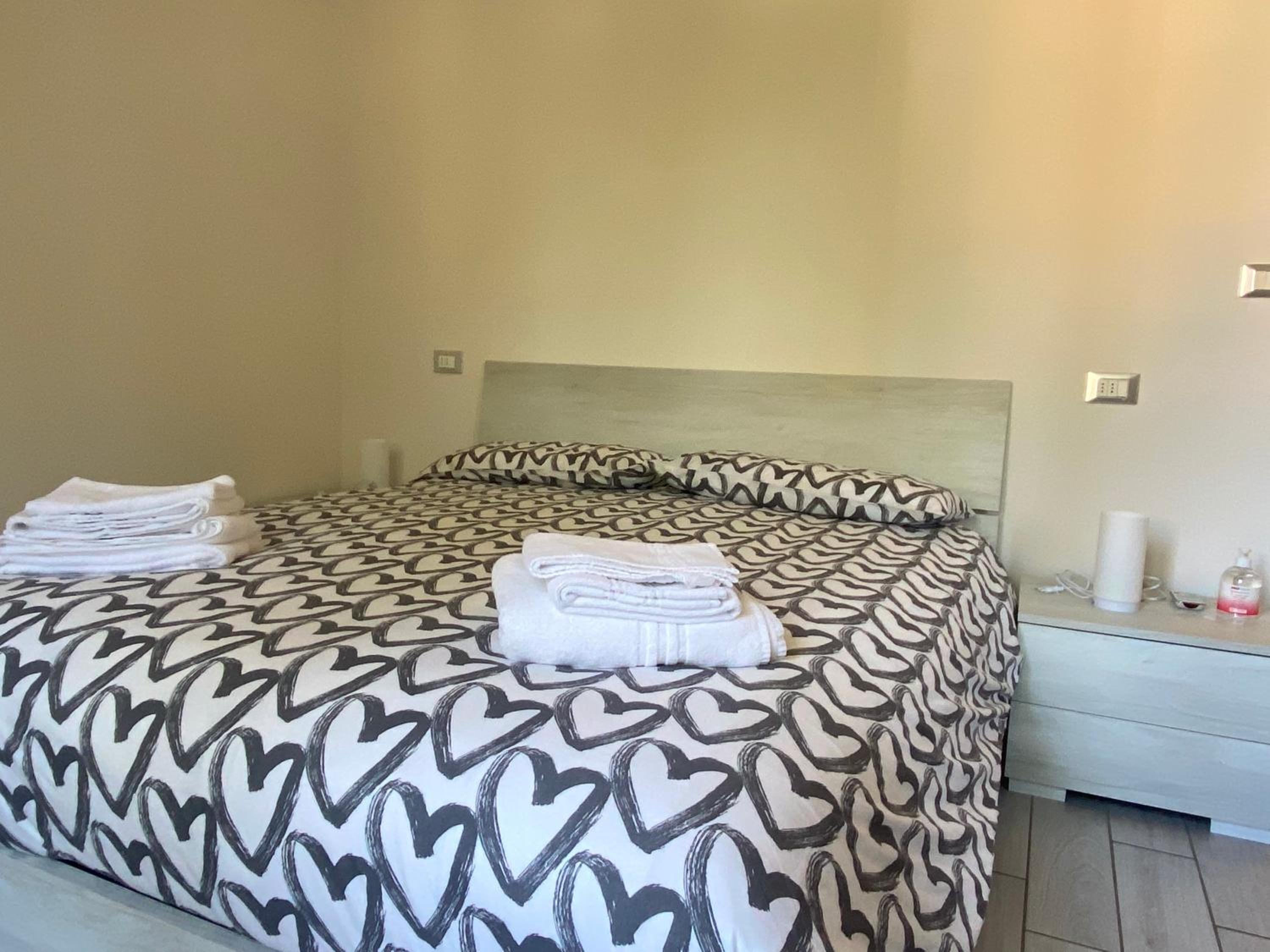 Two-Bedroom Apartment - Photo 34
