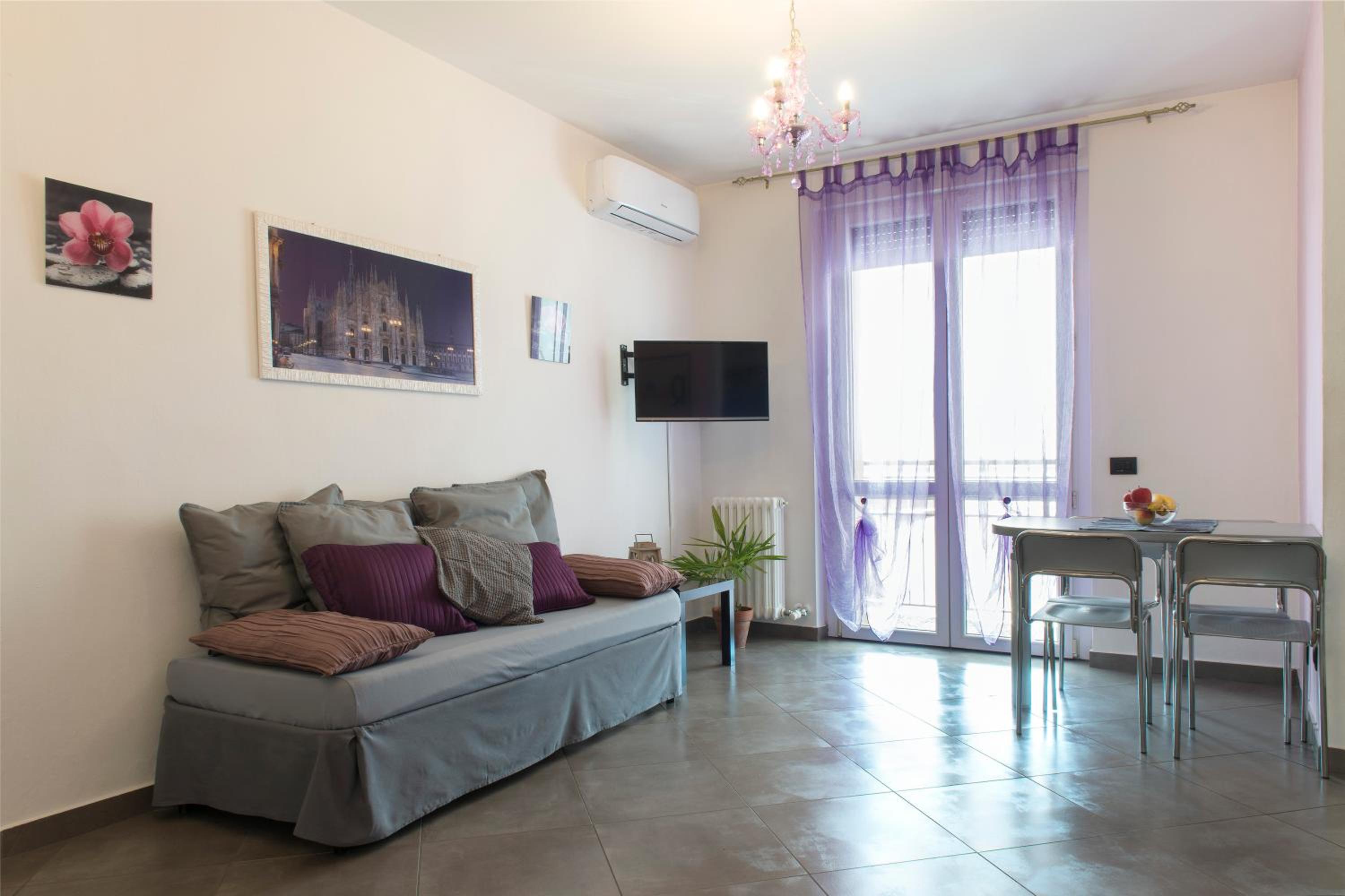 One-Bedroom Apartment with Balcony 75 photo 1