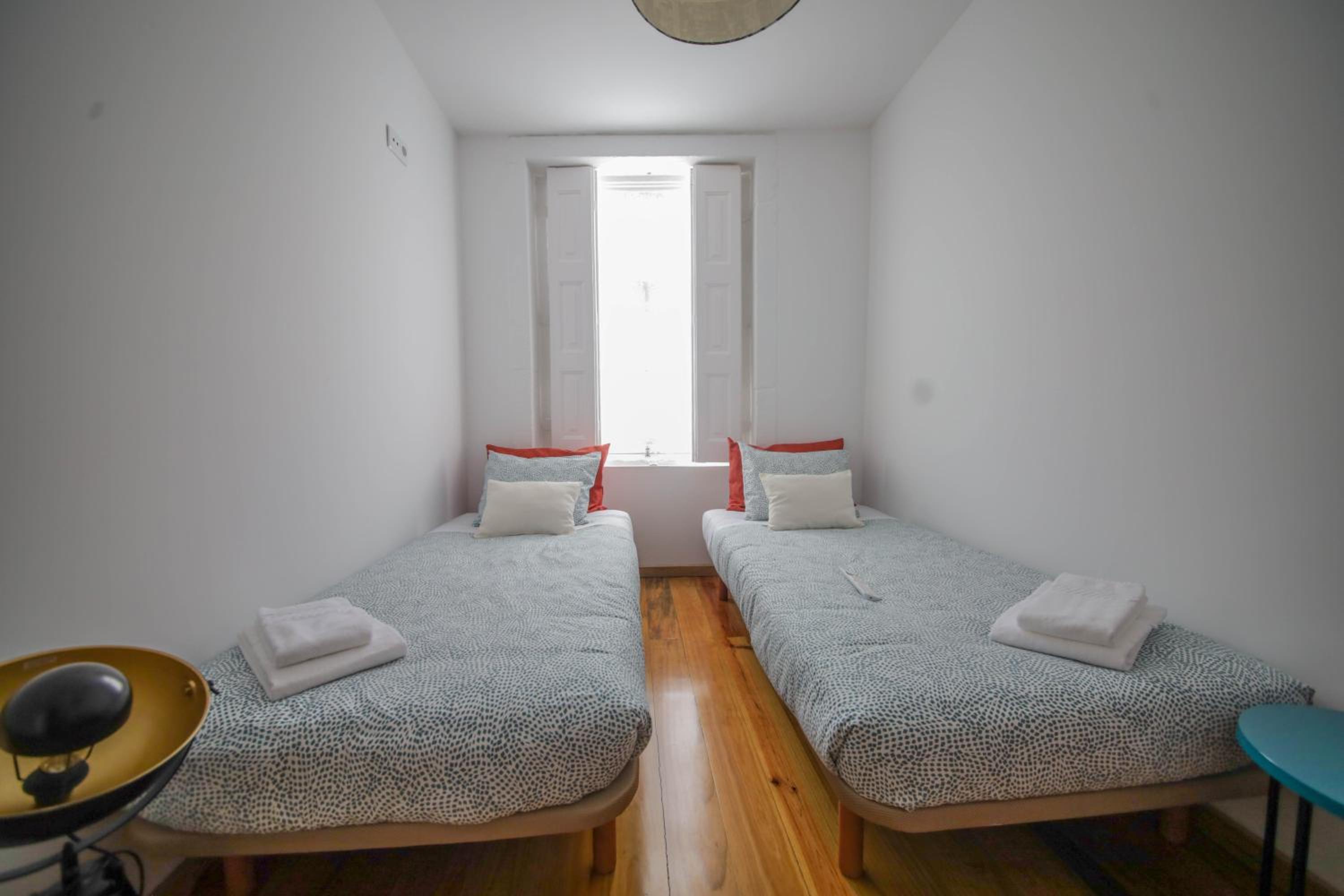 Twin Room with View - Photo 4