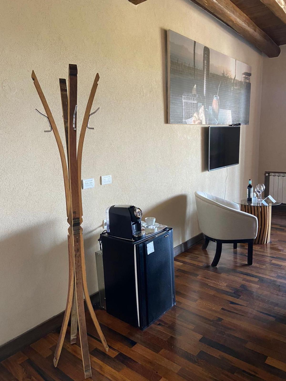 Standard Twin Room with Mountain View photo 1