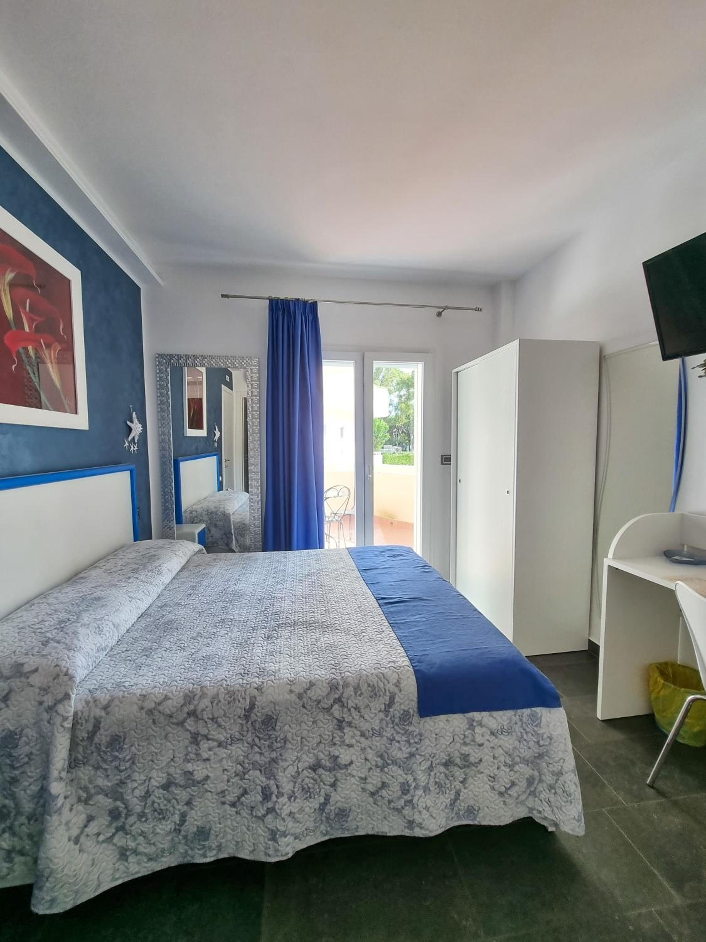 Standard Double Room photo 3