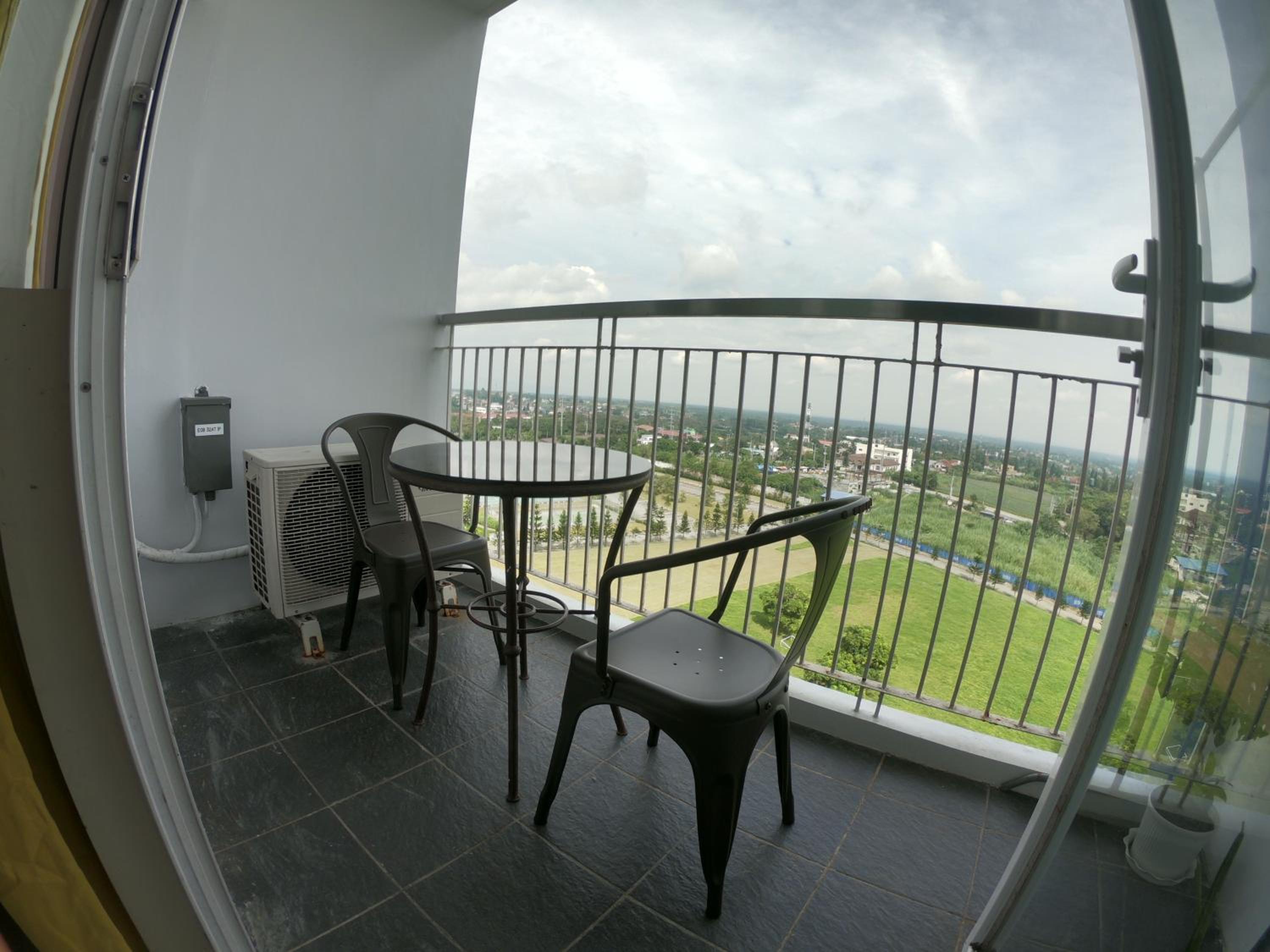 One-Bedroom Apartment - Photo 12