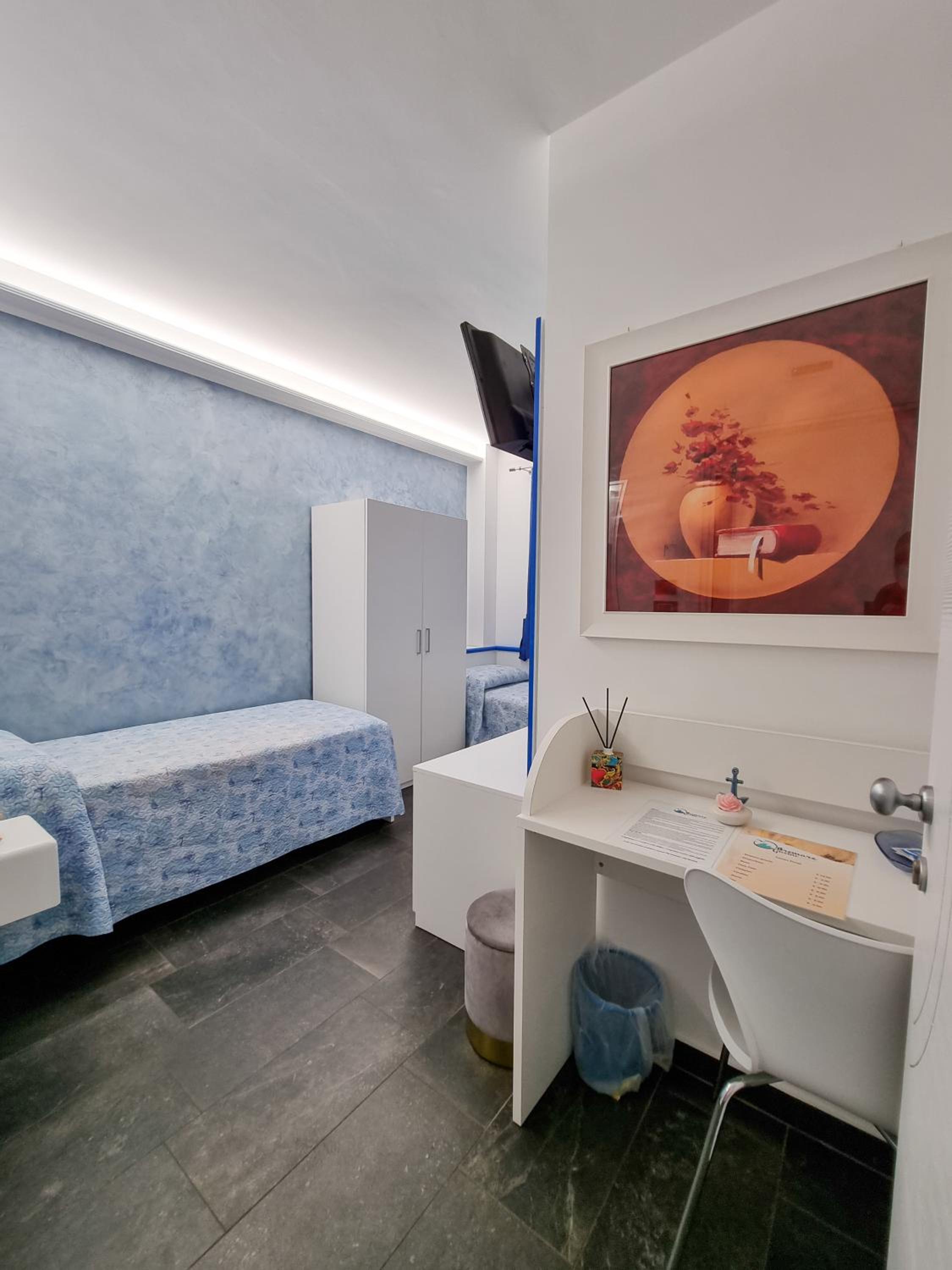 Twin Room With Bathroom photo 3
