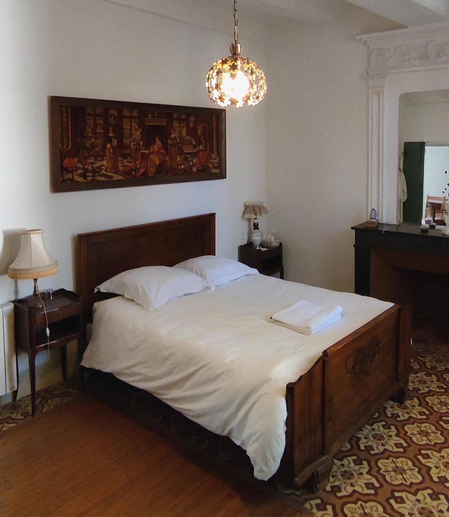 Large Double Room - Photo 17