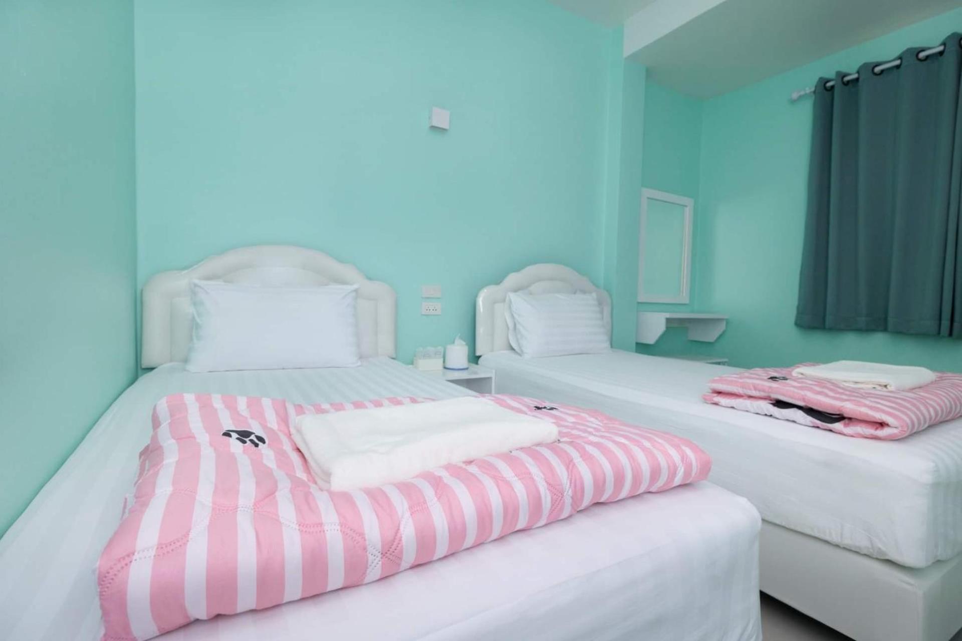 Economy Twin Room - Photo 2