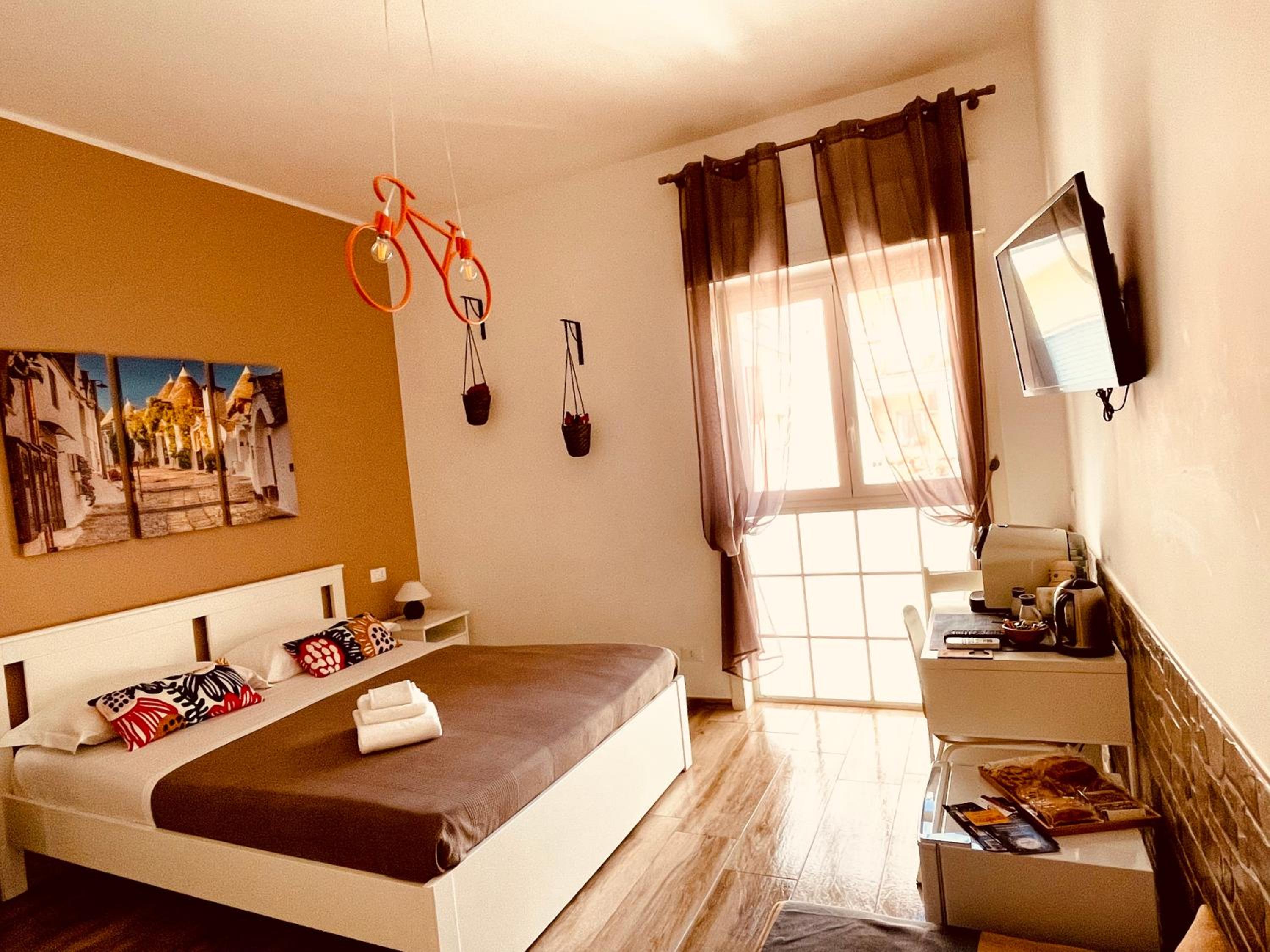 Deluxe Double Room - Photo 8