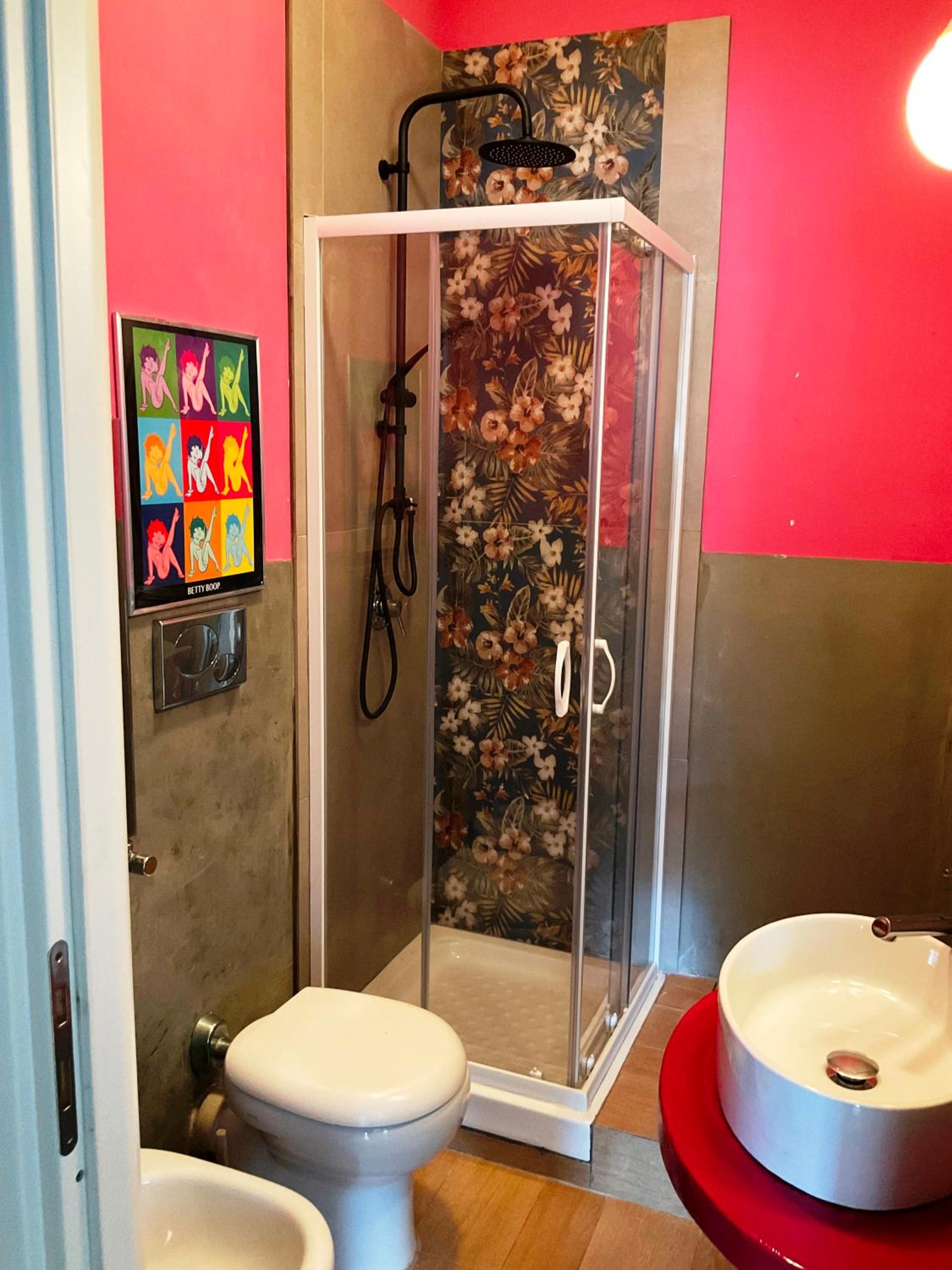 Double or Twin Room with Private External Bathroom - Photo 4