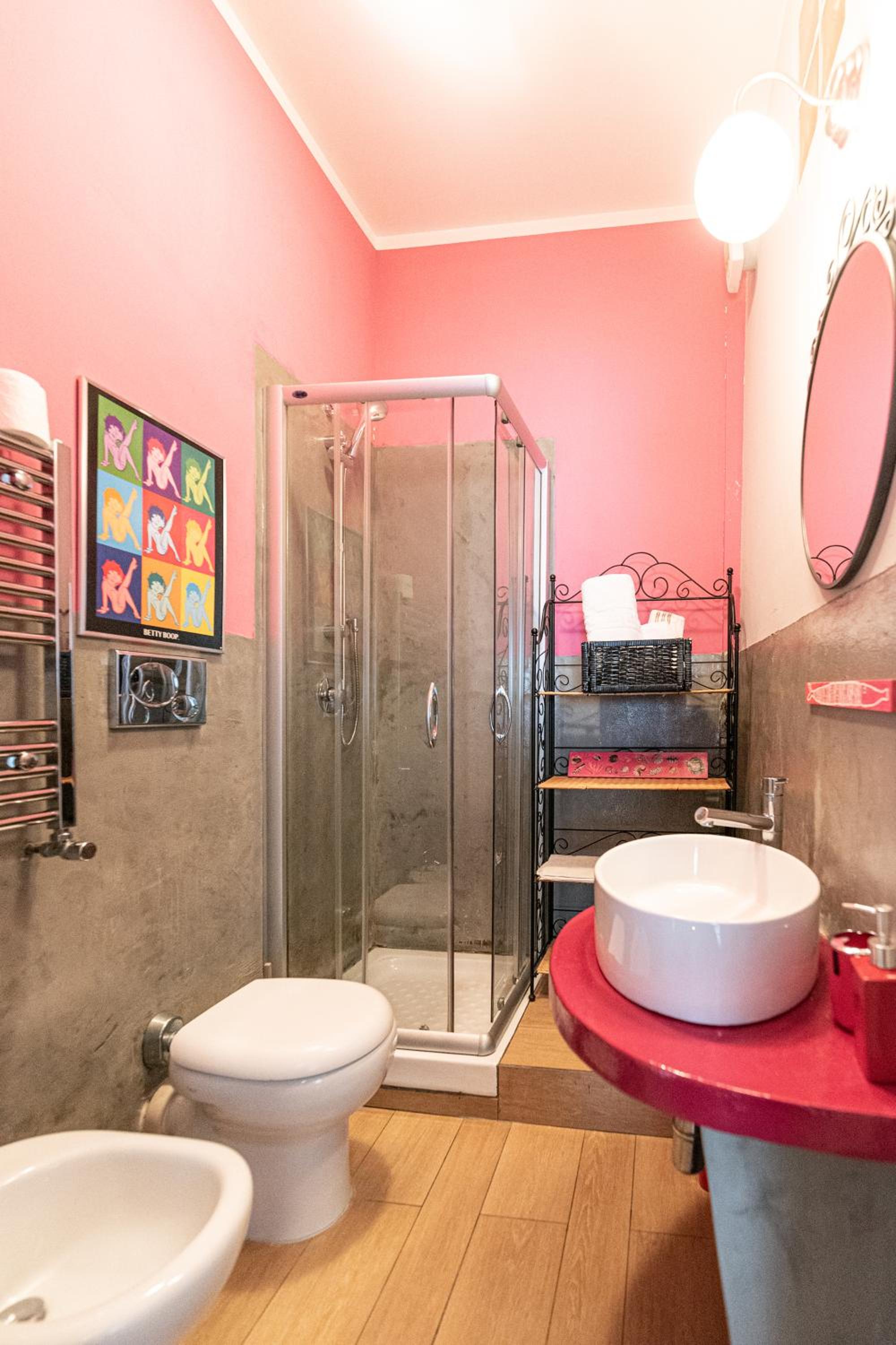Double or Twin Room with Private External Bathroom - Photo 5