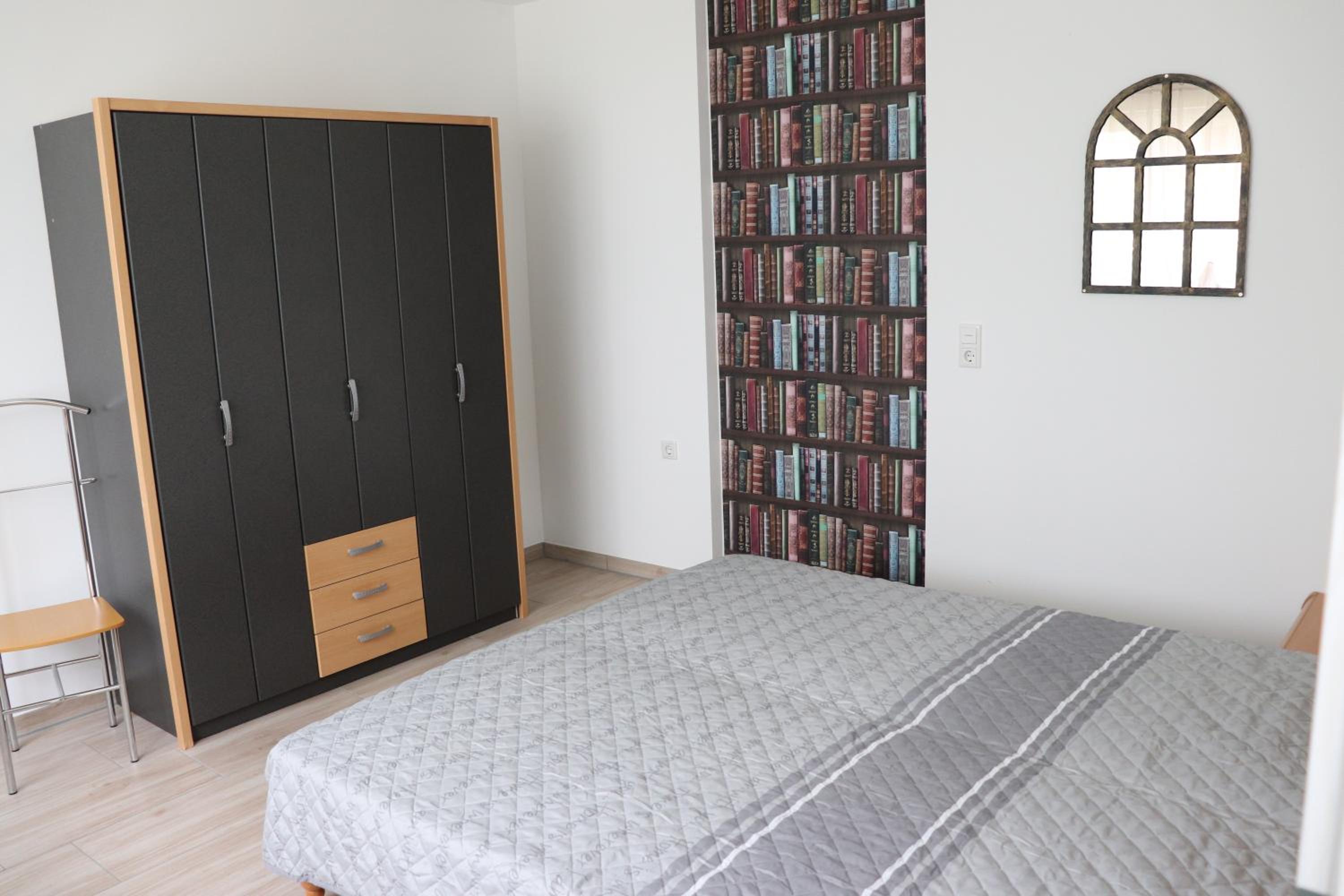 Apartment photo 2