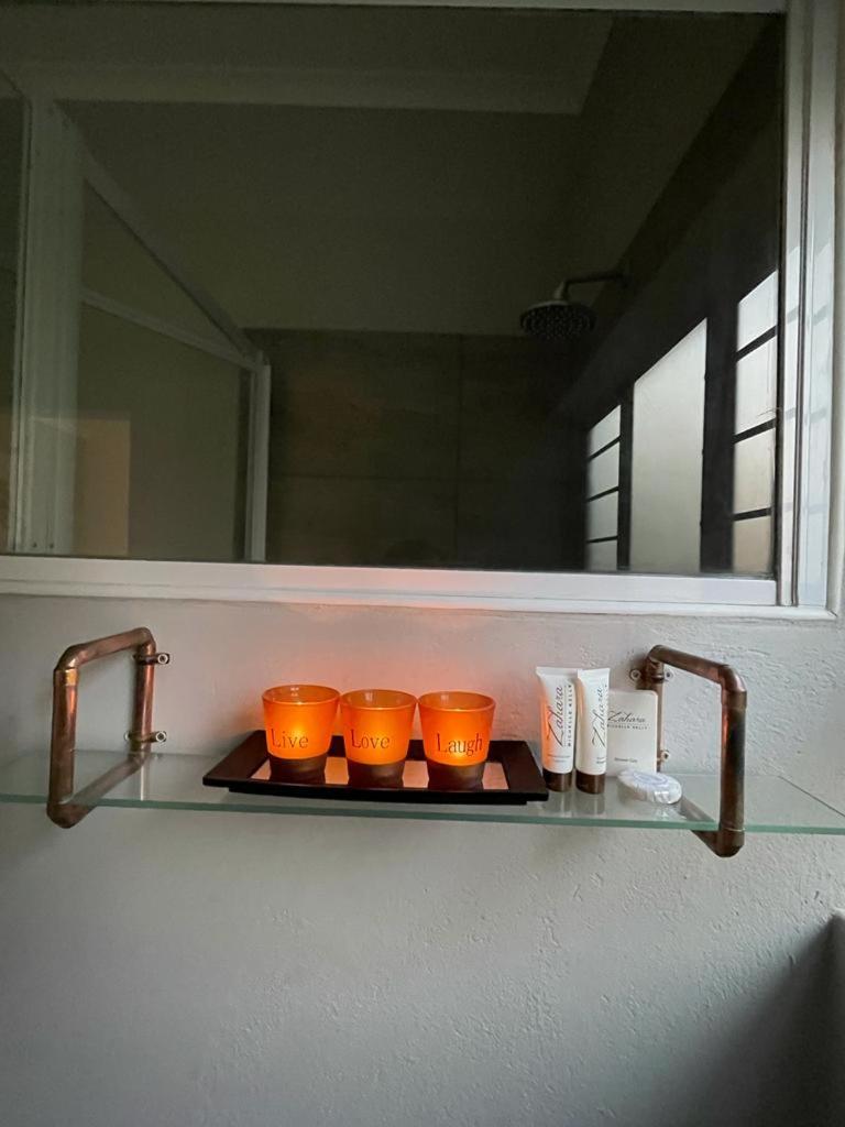 Deluxe Queen Suite - Photo 2