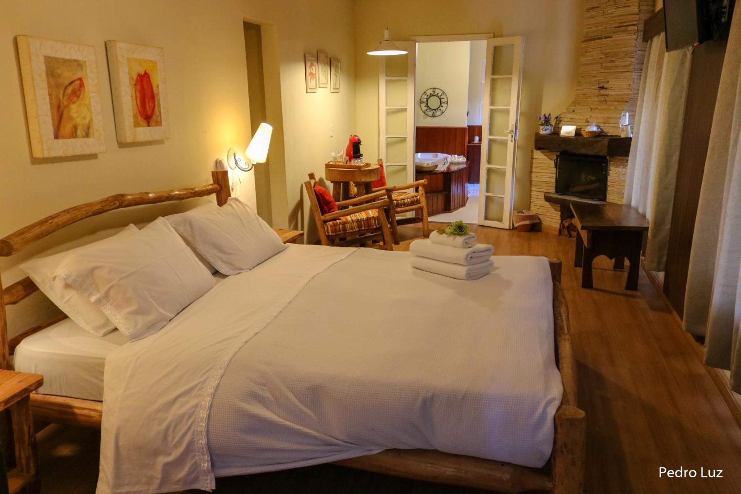 King Suite with Spa Bath photo 2