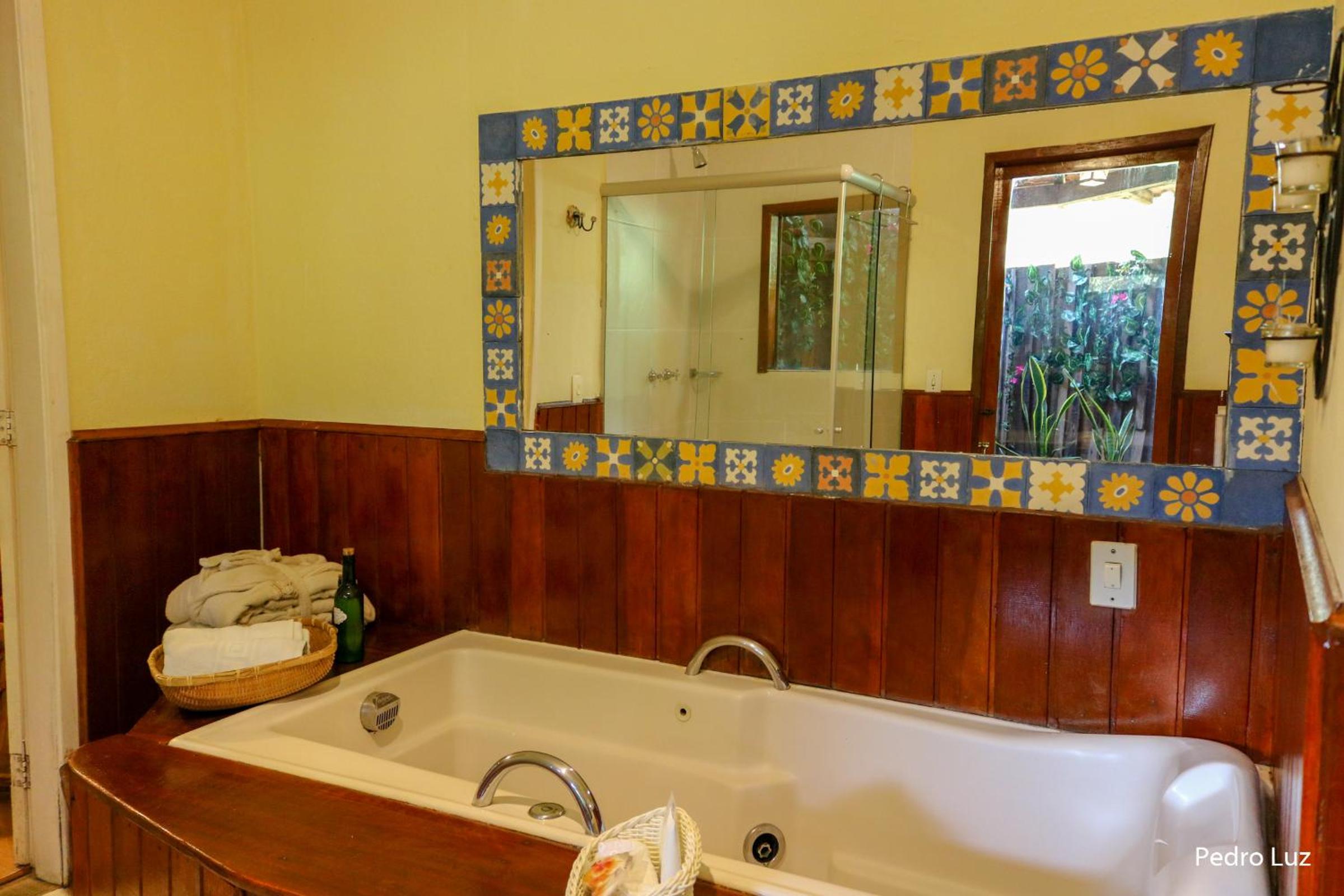 King Suite with Spa Bath photo 3
