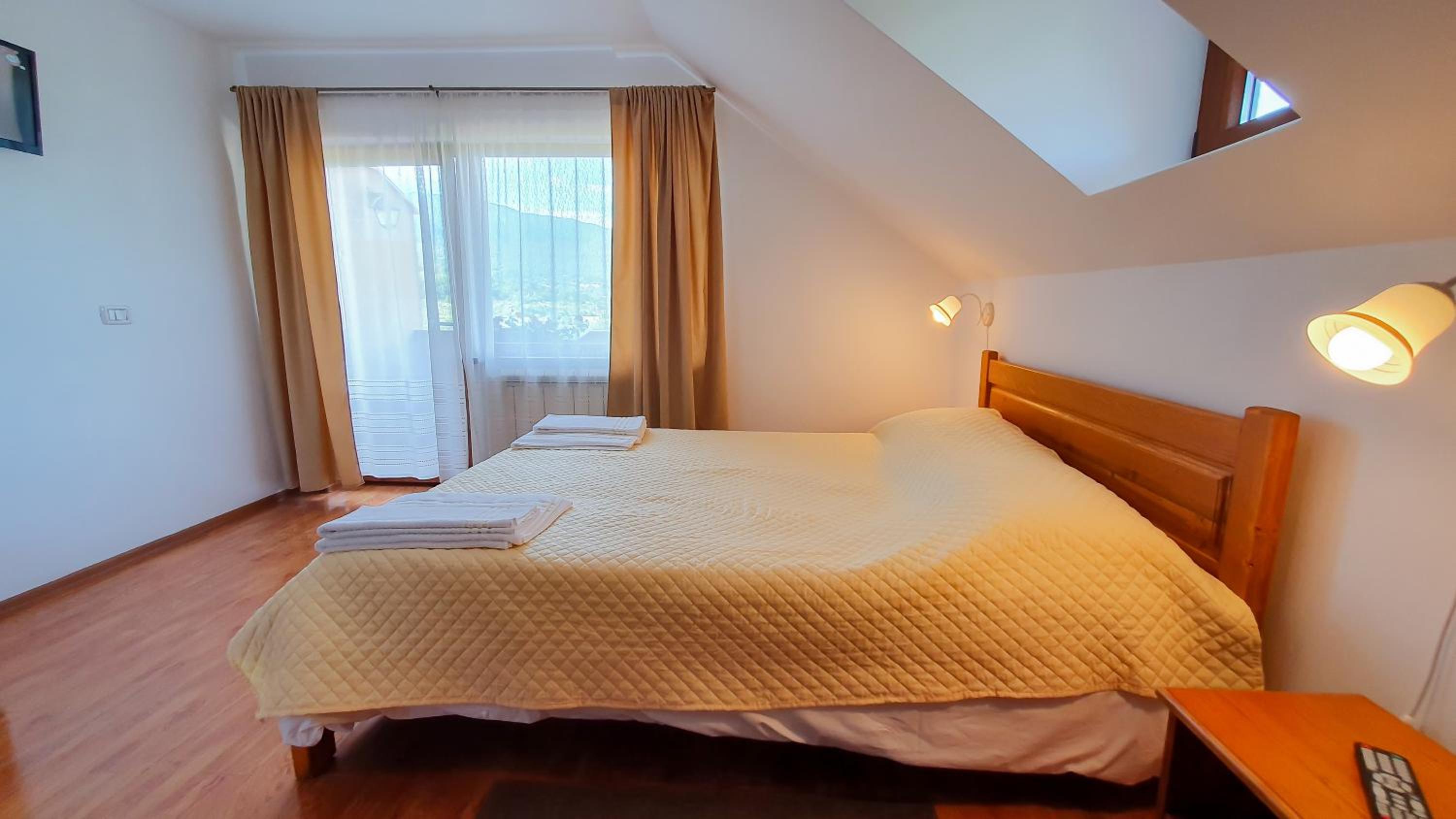 Double Room with Private Bathroom photo 2