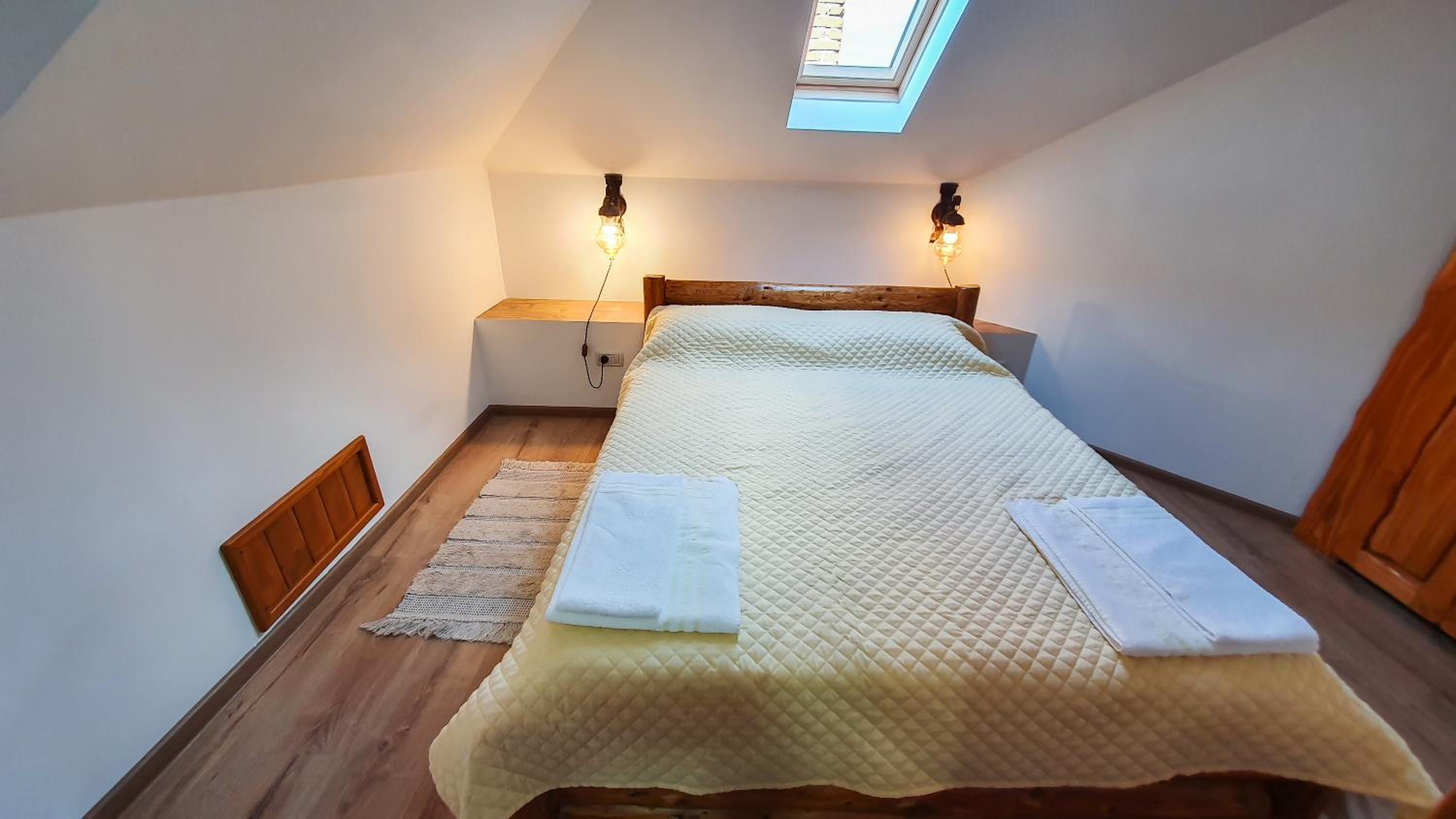 Double Room with Private Bathroom photo 1