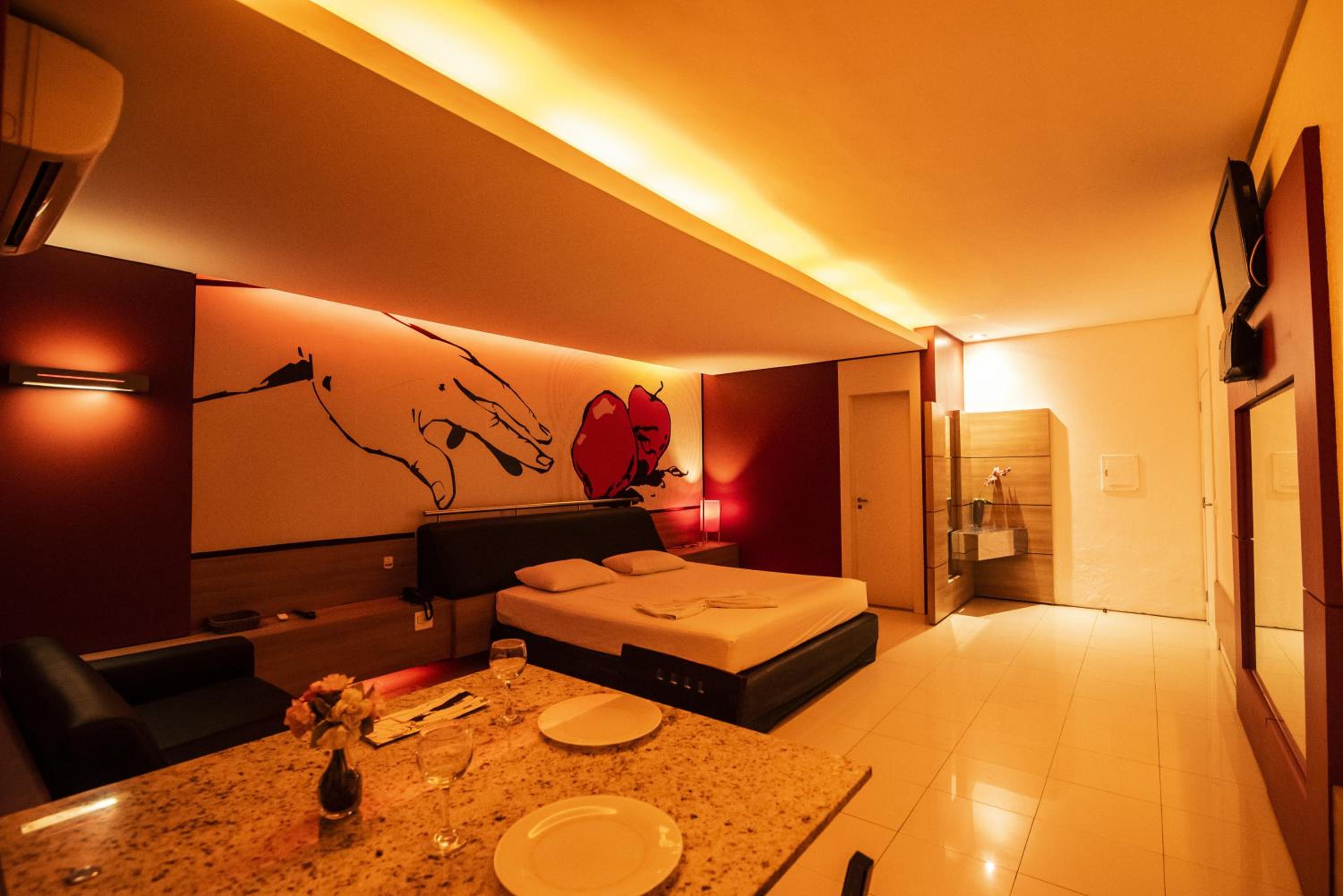 Suite with Hot Tub
