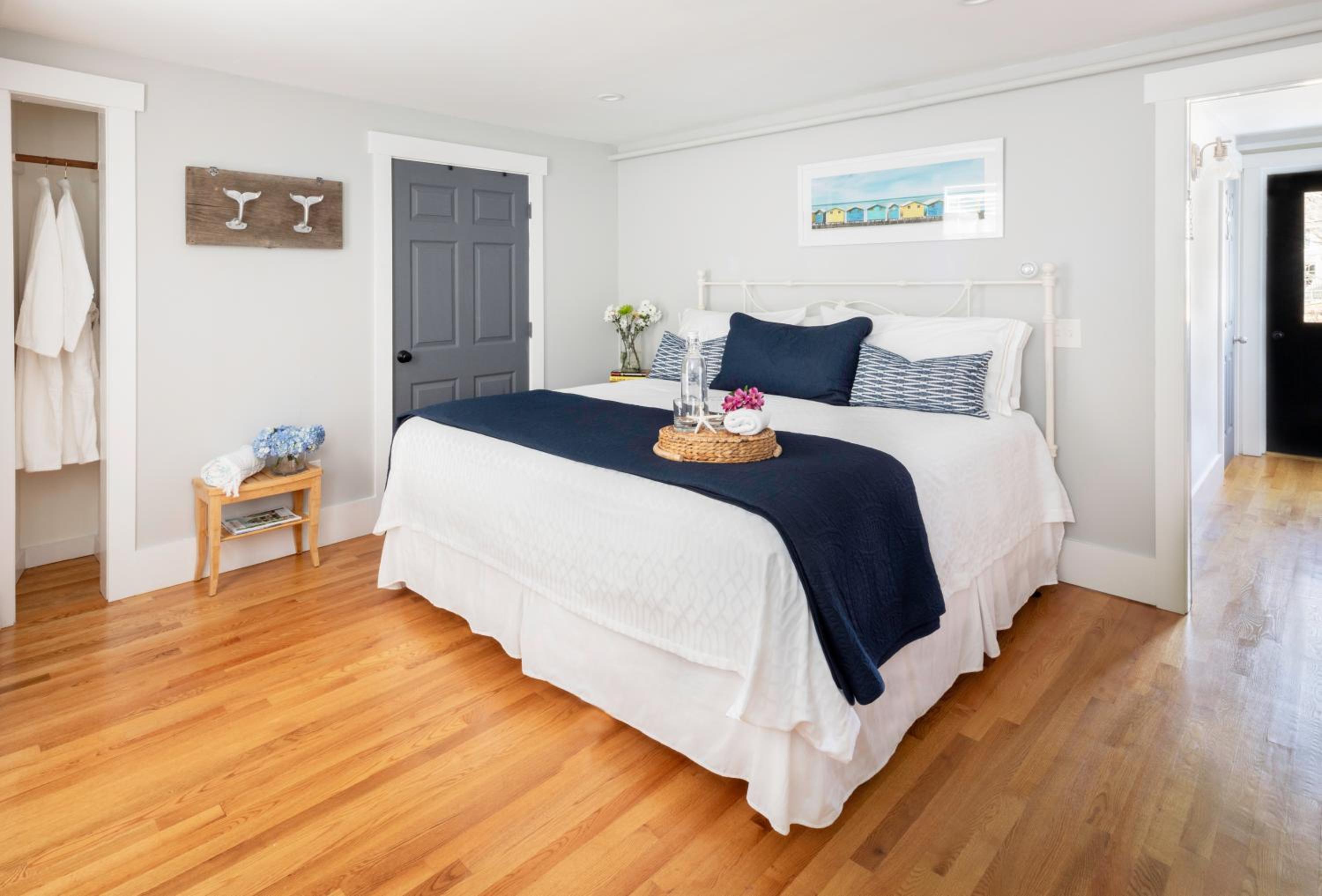 Carriage House King second floor photo 1
