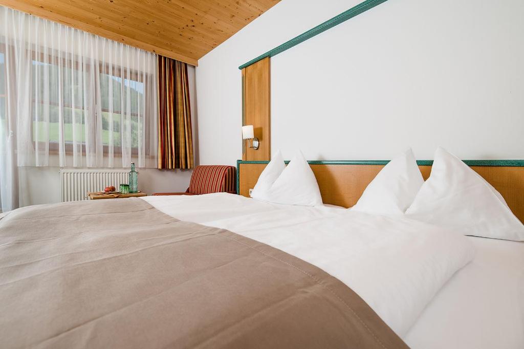 Double Room with Balcony photo 2
