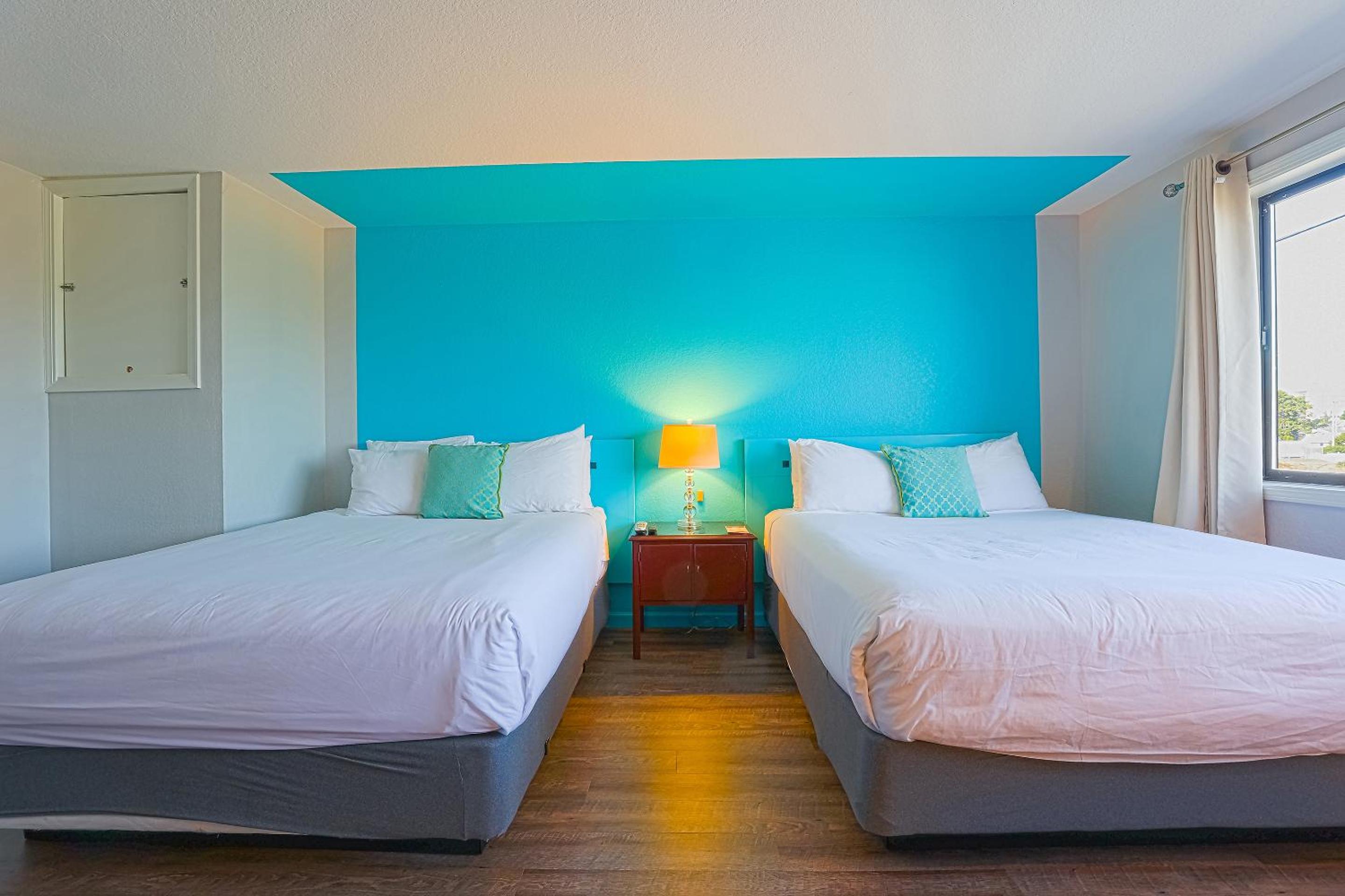 2 Queen Beds with River View photo 1