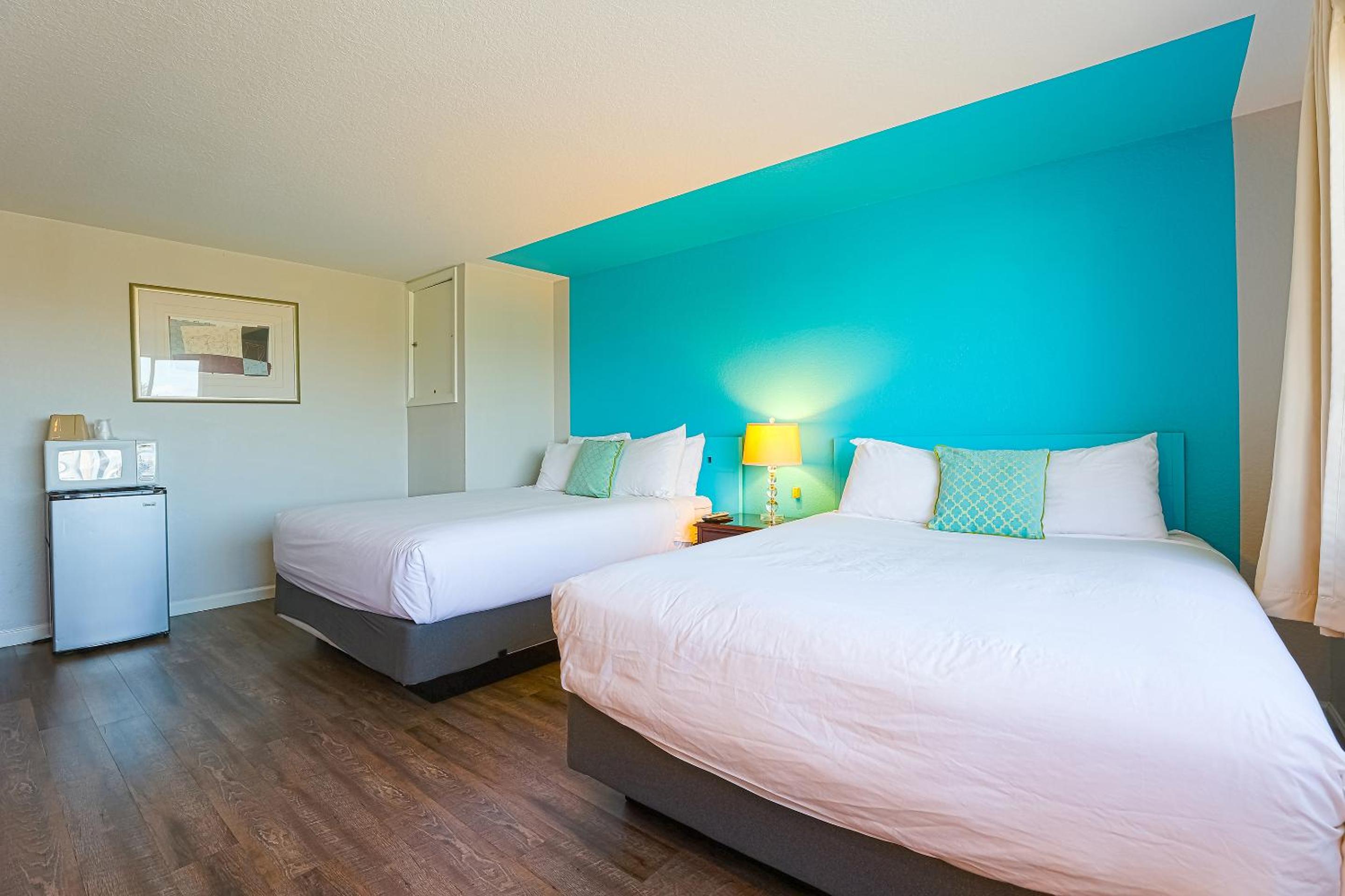 2 Queen Beds with River View photo 3