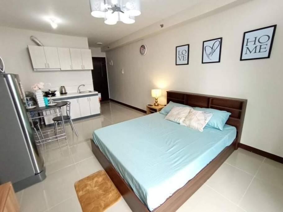 One-Bedroom Apartment - Photo 3