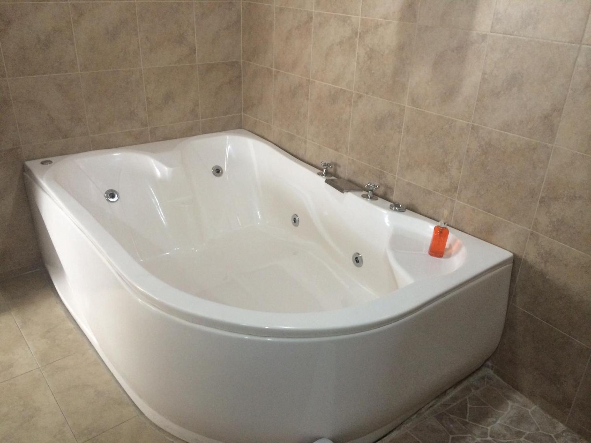 Executive Suite - Photo 3