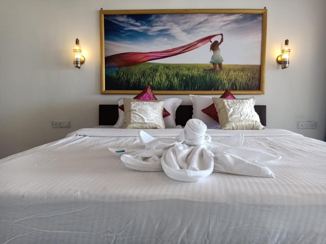 Deluxe Double Room with Balcony and Sea View