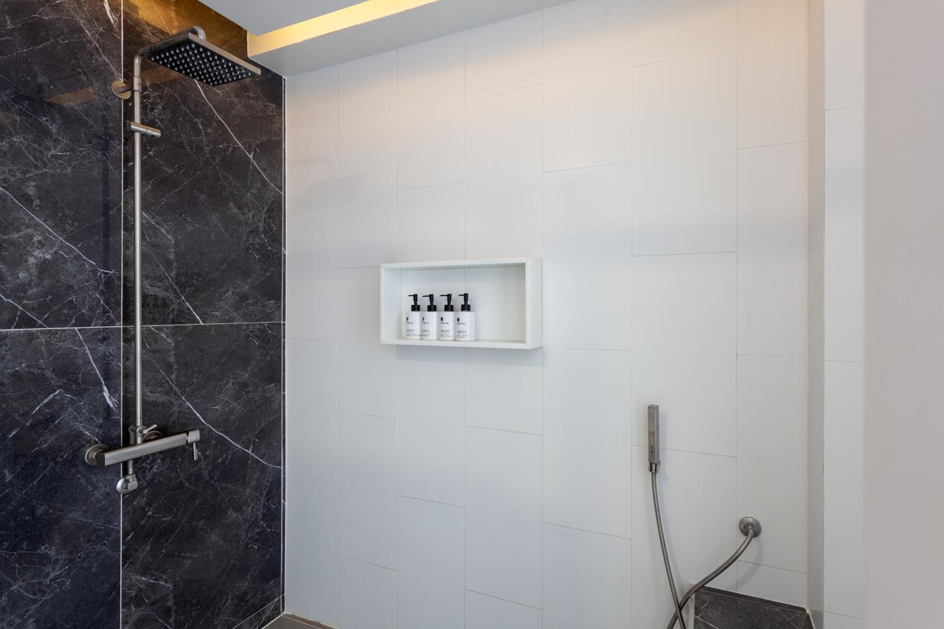 Oceanfront Suite - Photo 11