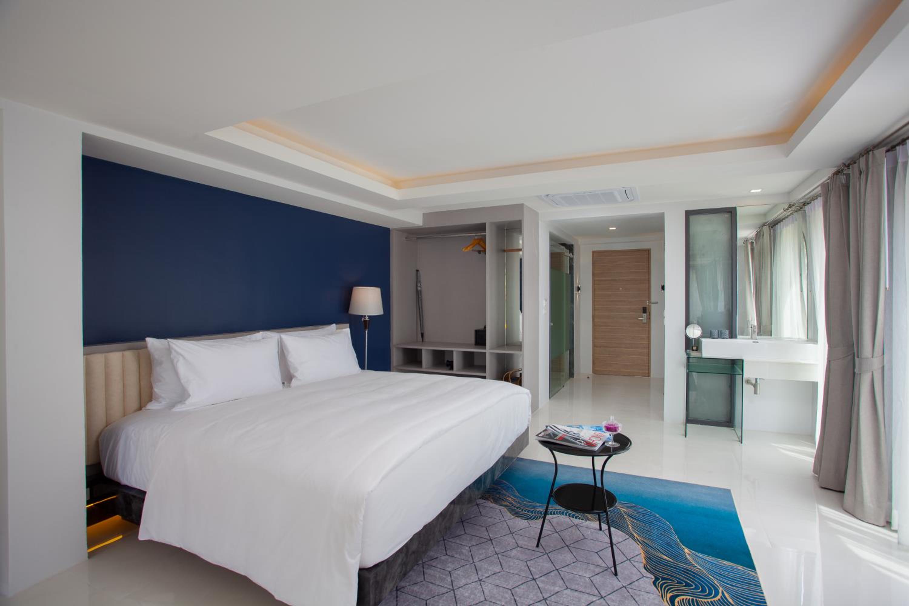 Oceanfront Suite - Photo 10