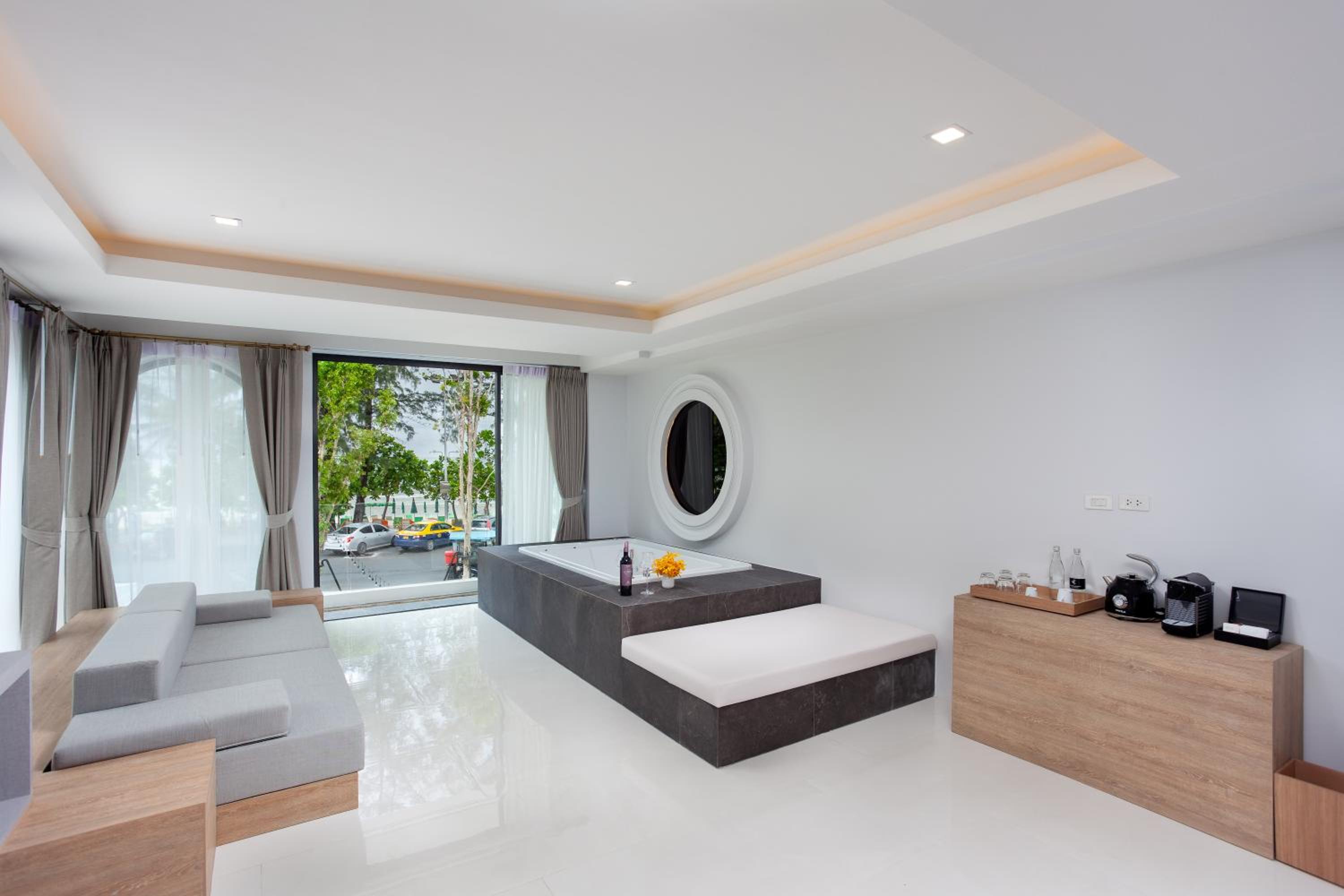 Oceanfront Suite - Photo 5