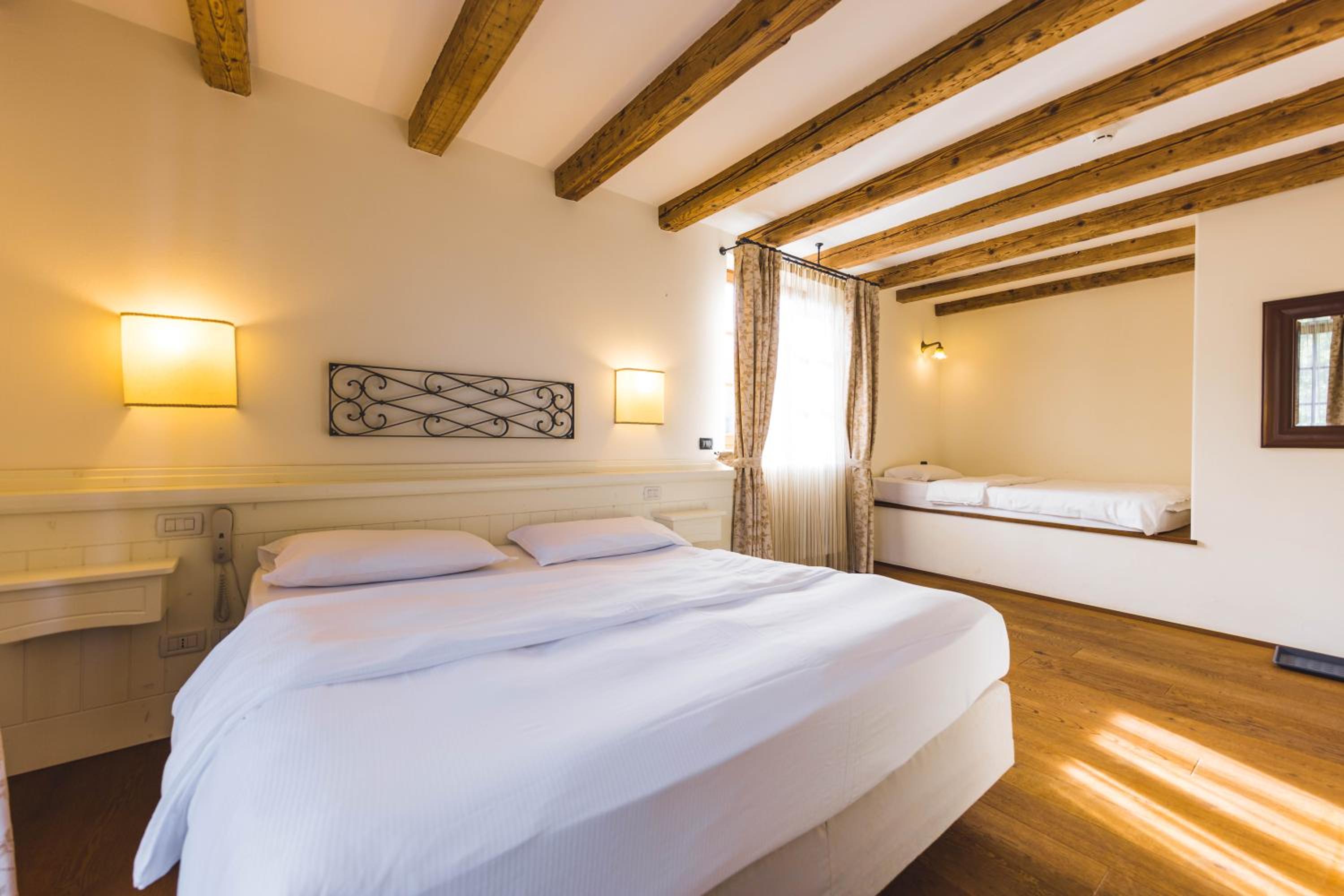 Deluxe Triple Room - Photo 2
