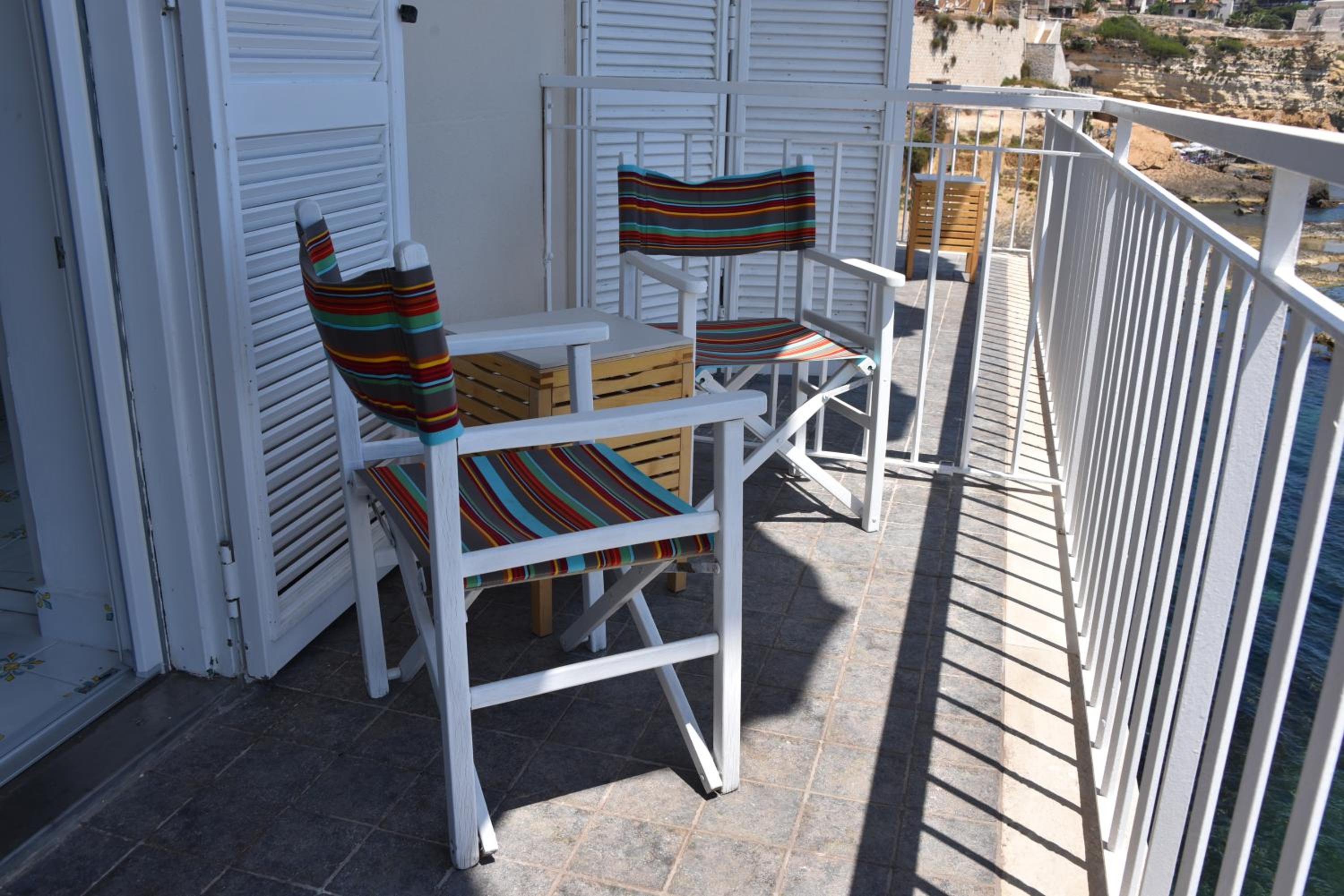 Double Room with Balcony and Sea View - Photo 15