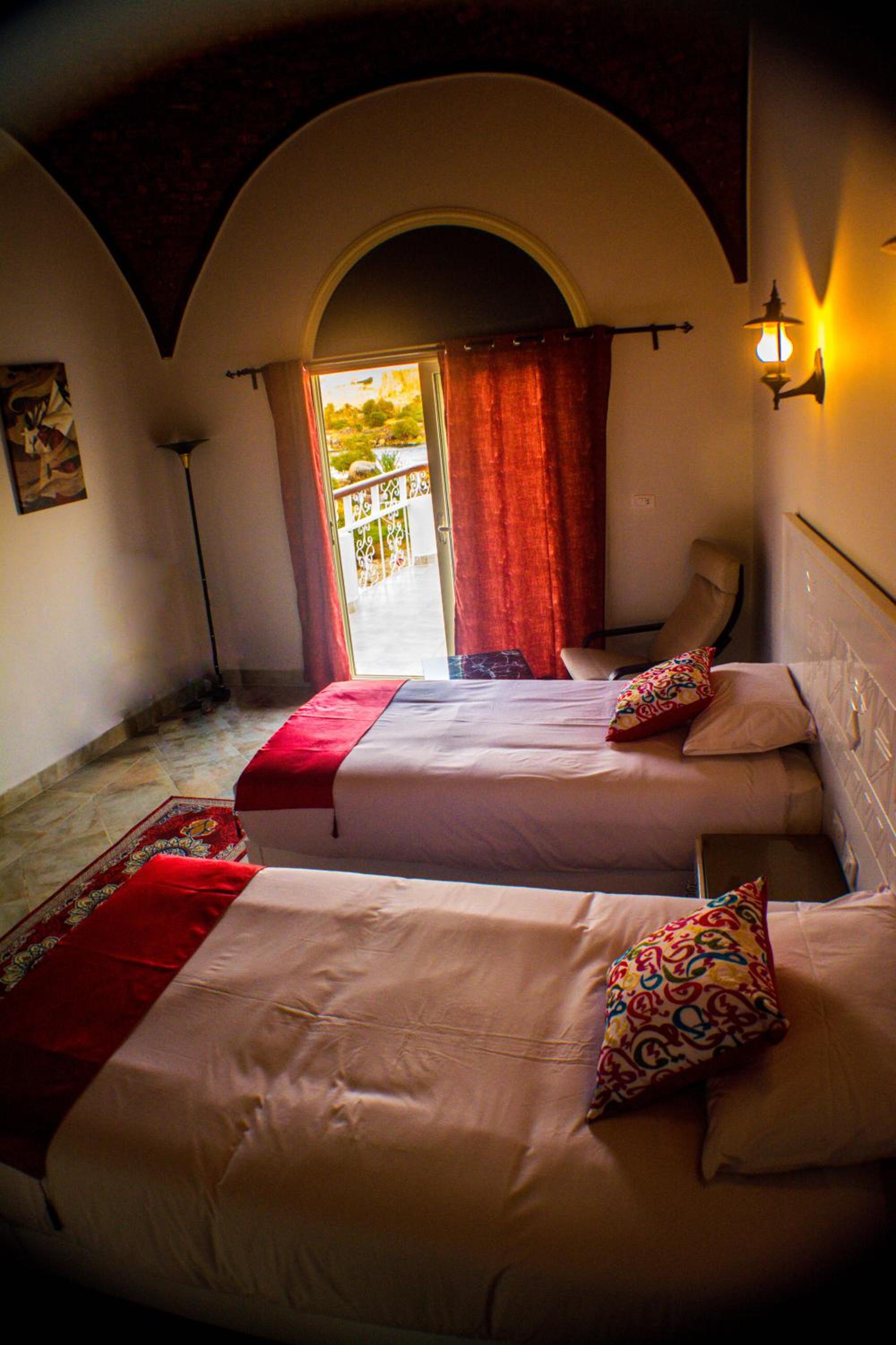 Deluxe Double Room with Balcony - Photo 25