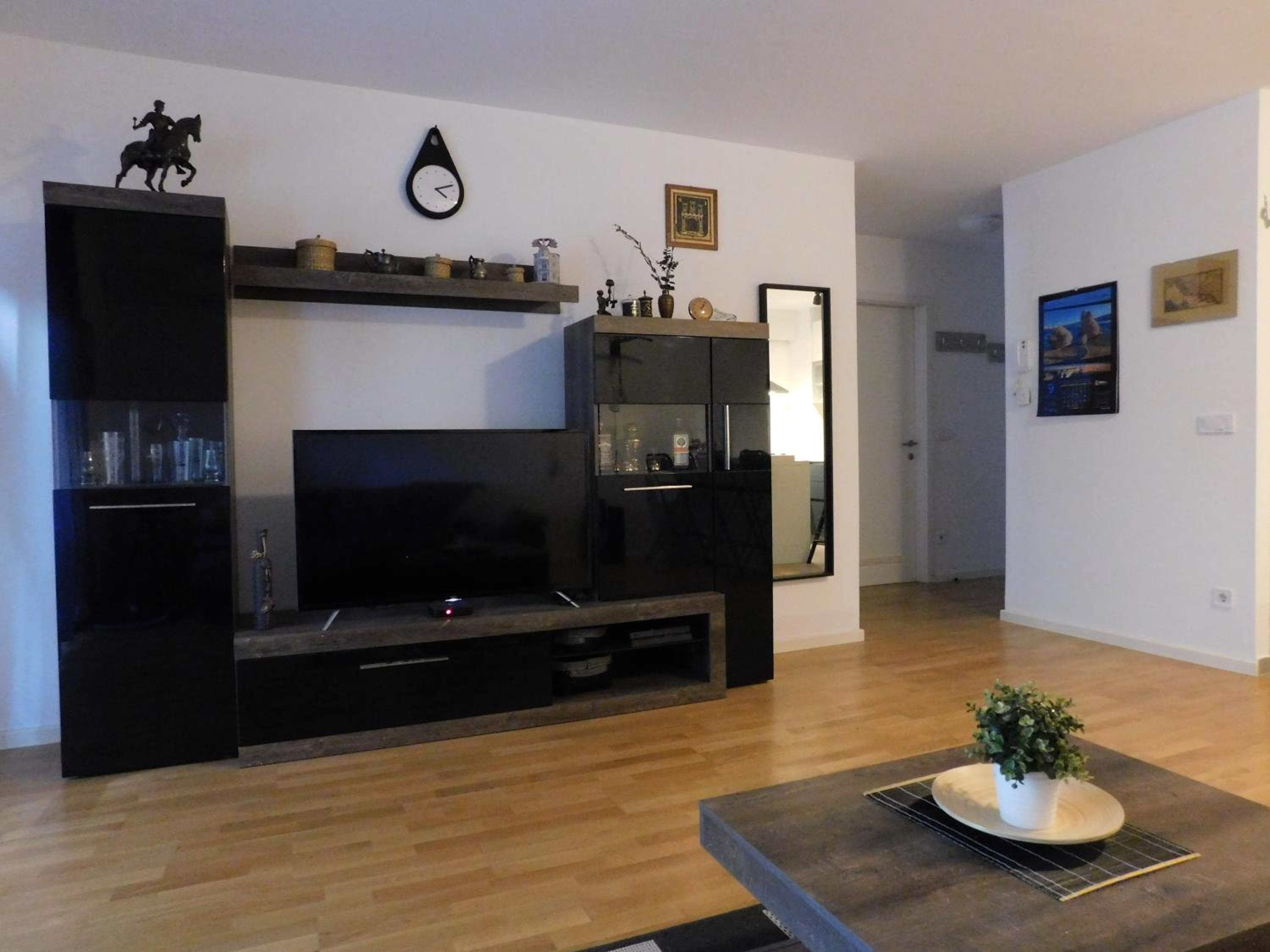 One-Bedroom Apartment - Photo 10