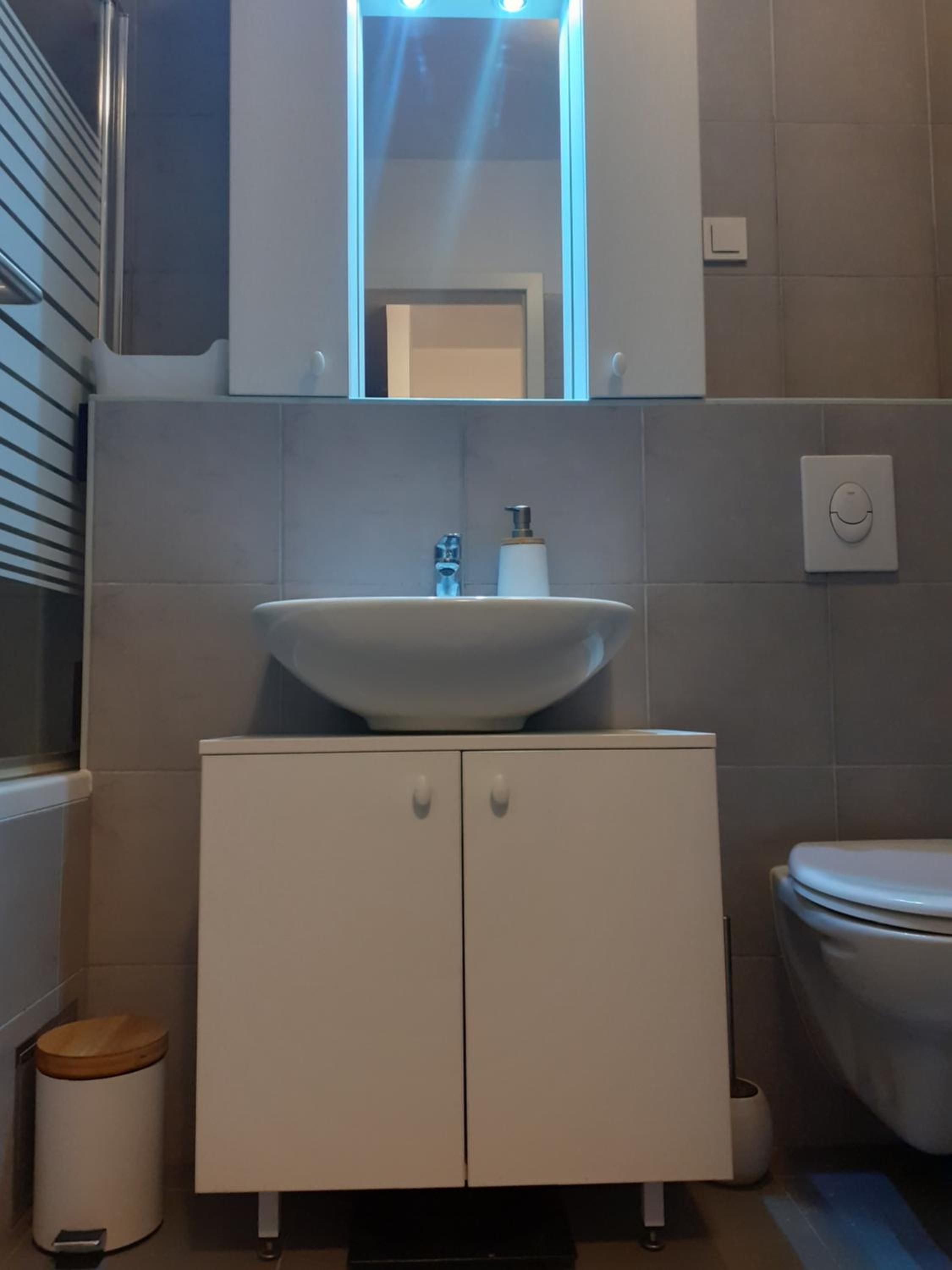 One-Bedroom Apartment - Photo 9