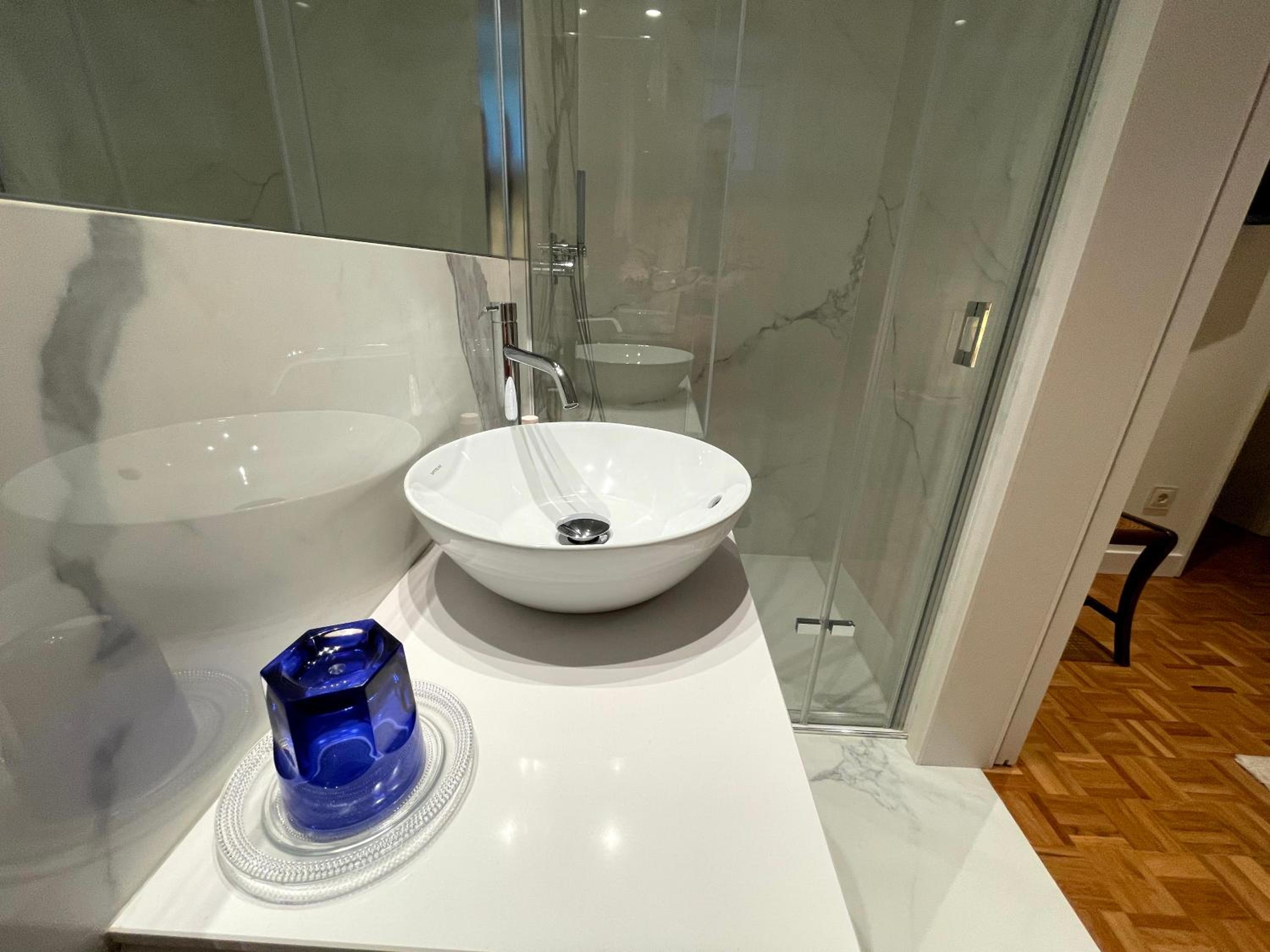 Single Room with Private Bathroom photo 3