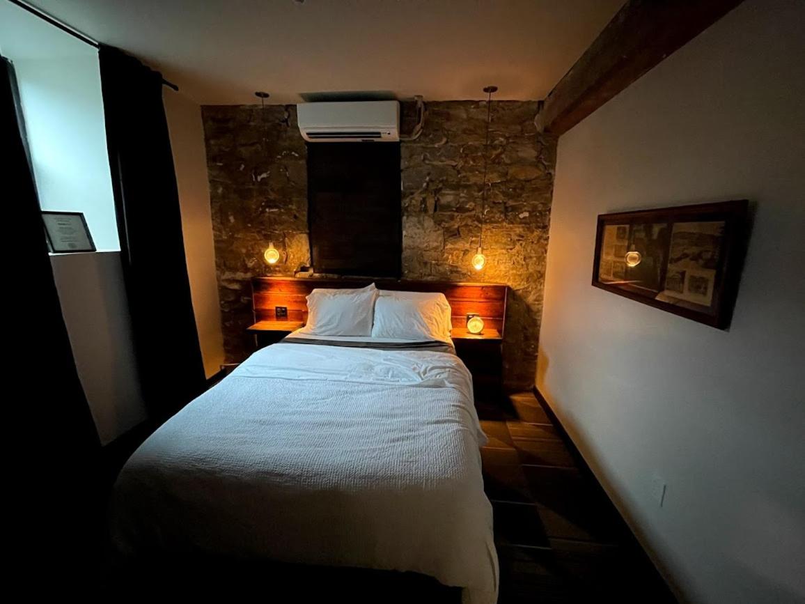 Deluxe Queen Suite