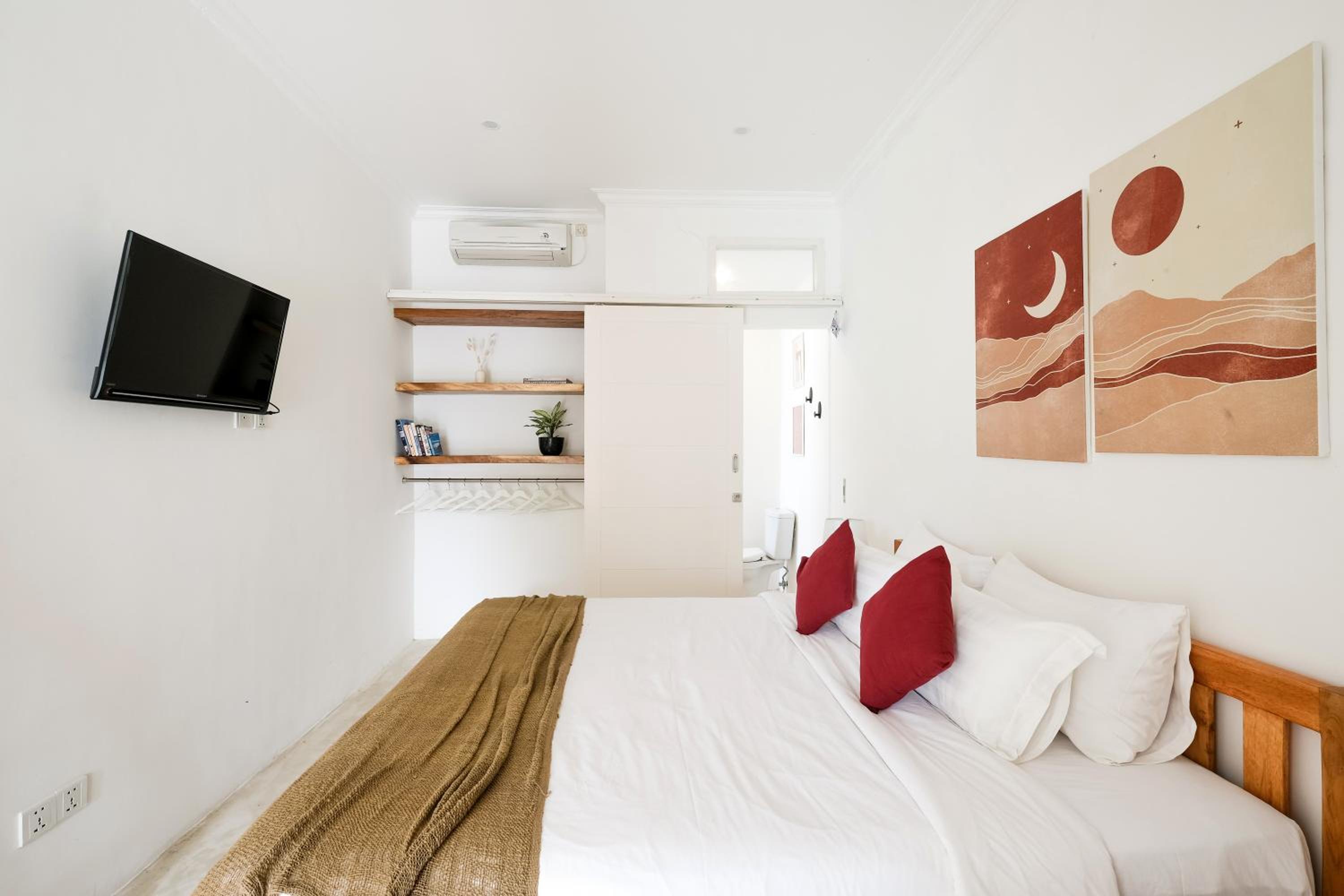 One-Bedroom Villa - Photo 24