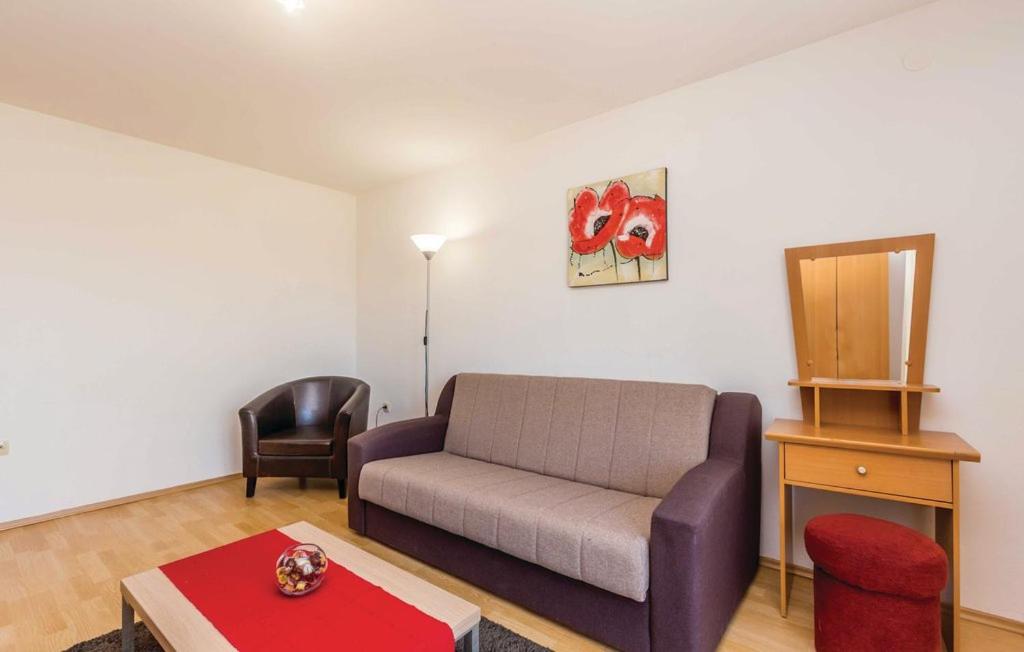 Two-Bedroom Apartment photo 3