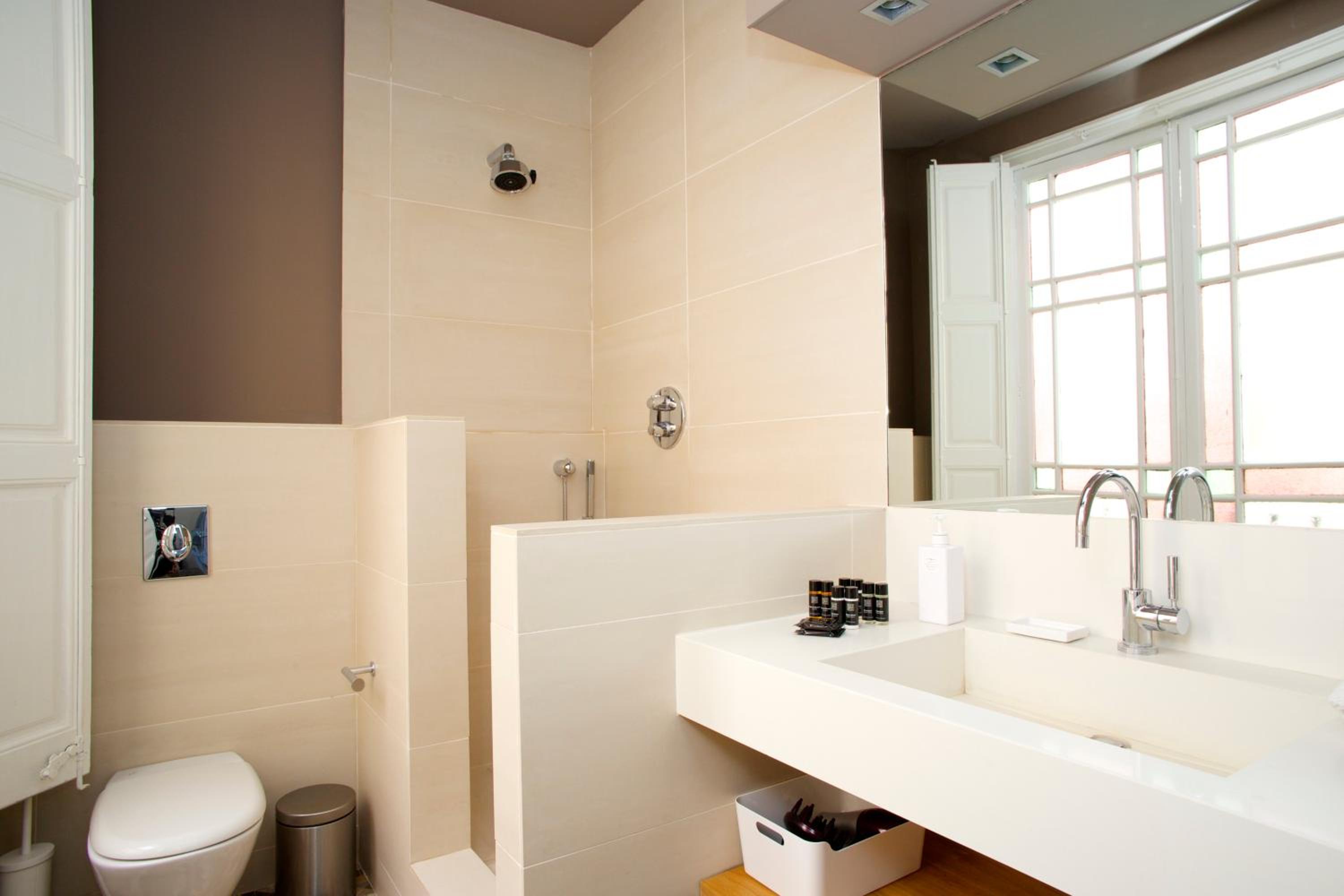 Two-Bedroom Apartment With Balcony (4 Adults) photo 3